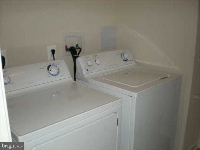 VILLAGES OF URBANA - Residential Lease