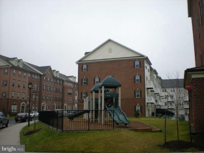 VILLAGES OF URBANA - Residential Lease