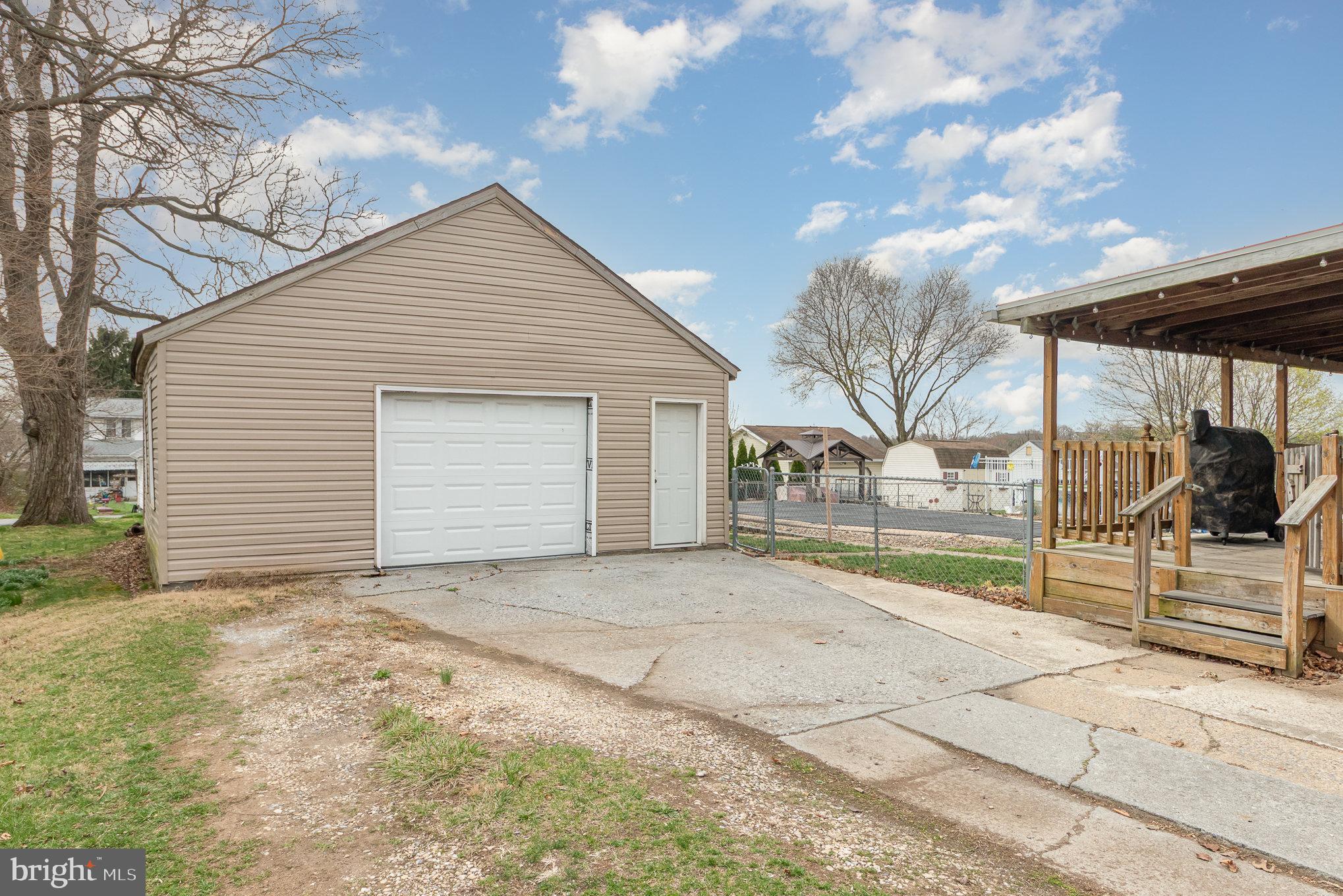 EAST PENNSBORO - Residential