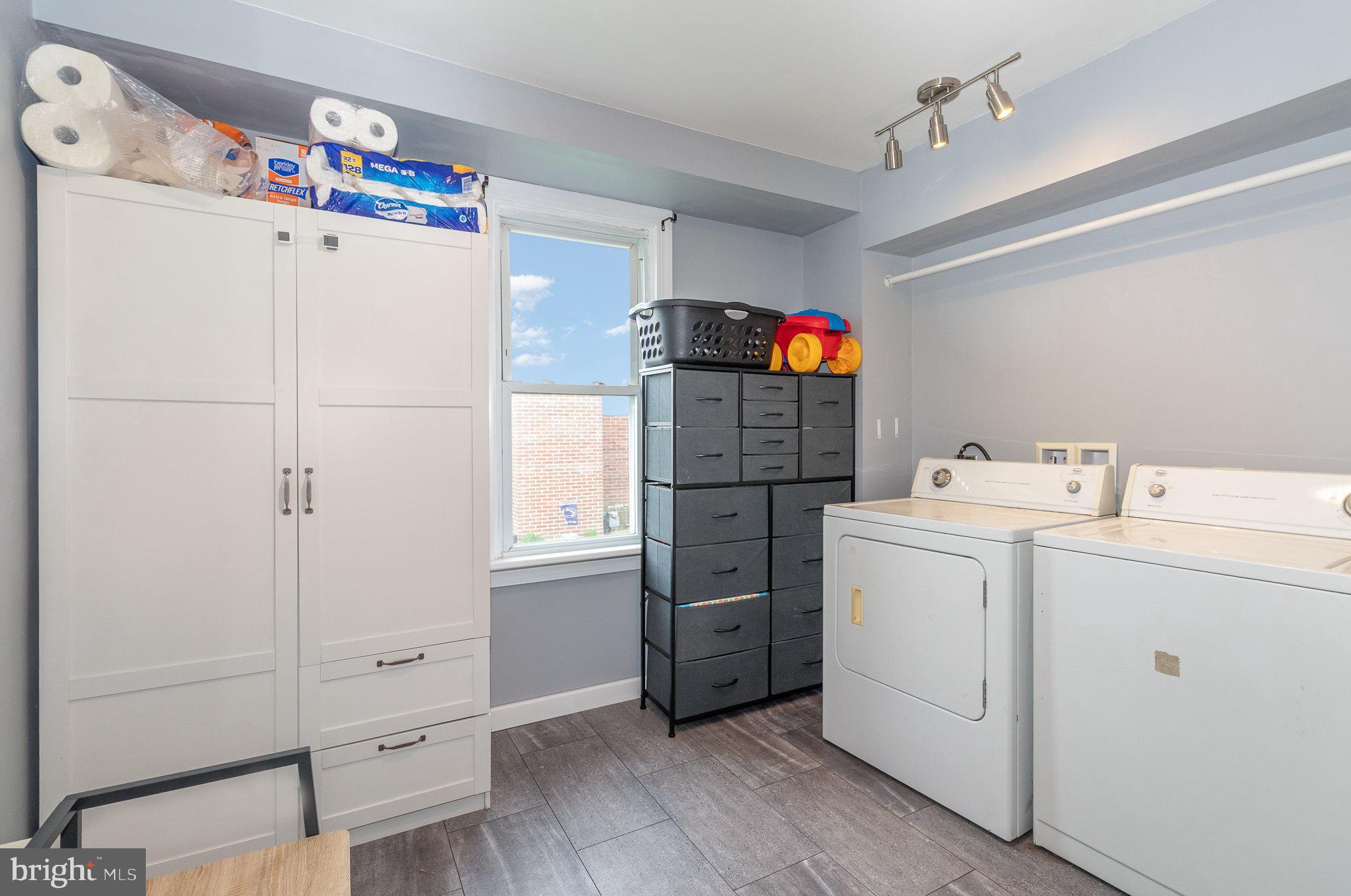 EAST PENNSBORO - Residential