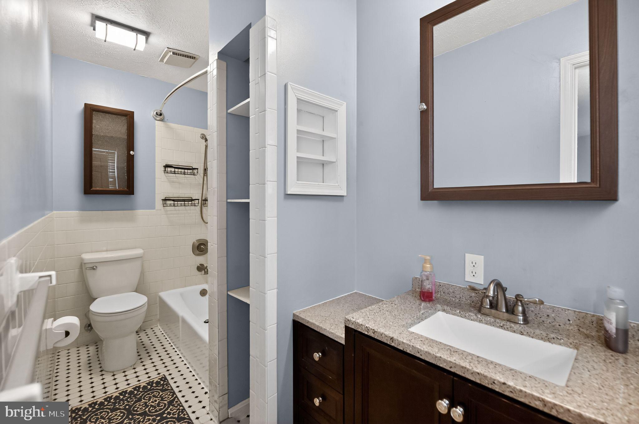 LAWNVALE - Residential