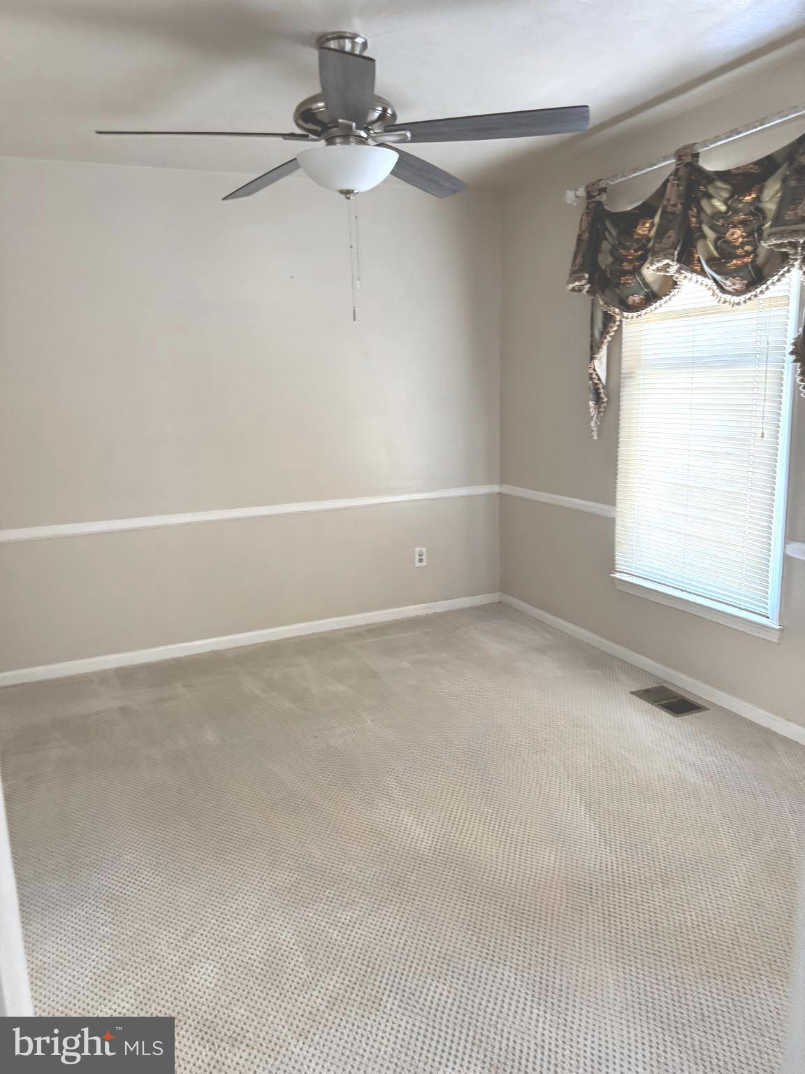 LAWNVALE - Residential