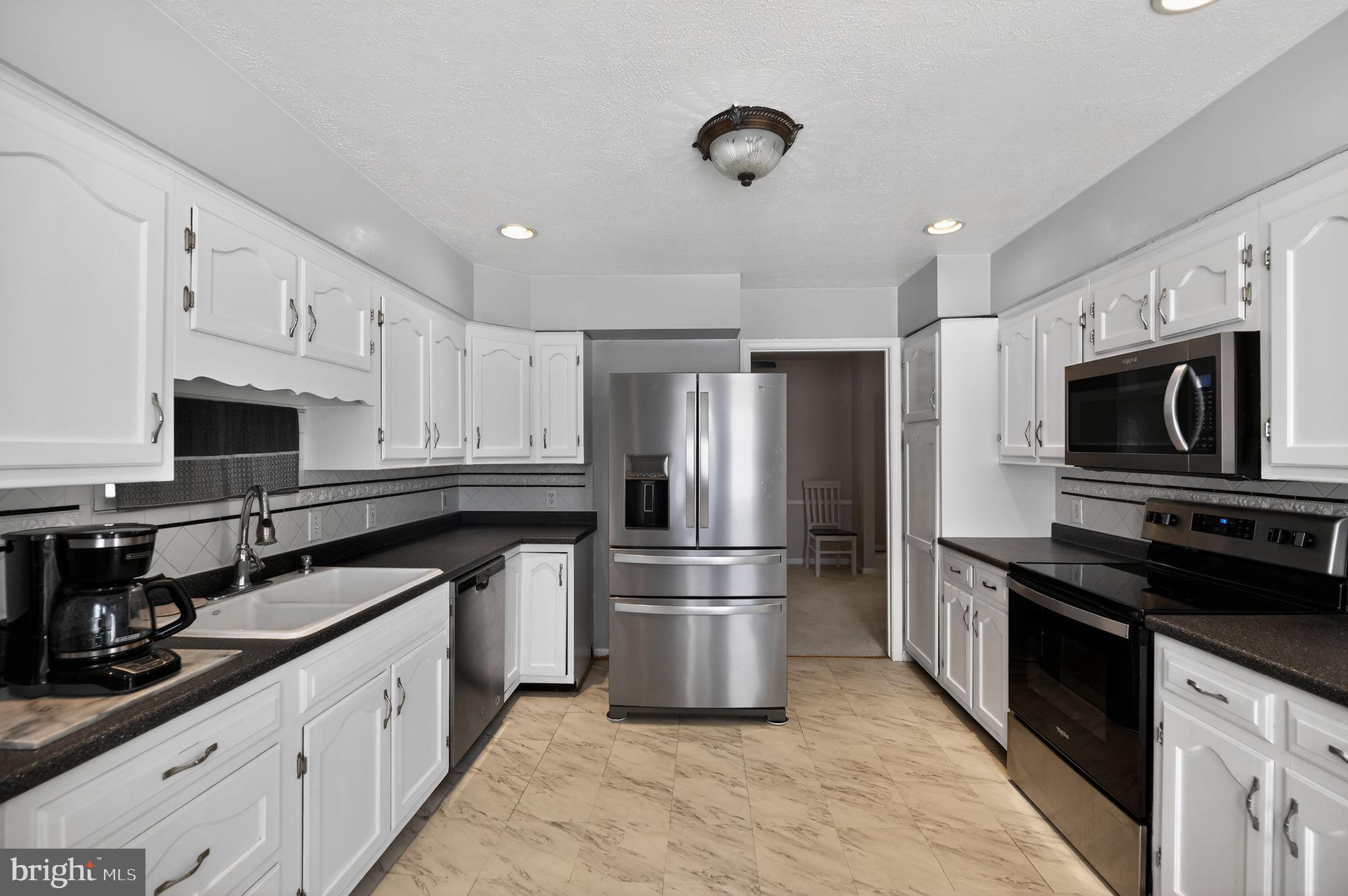 LAWNVALE - Residential