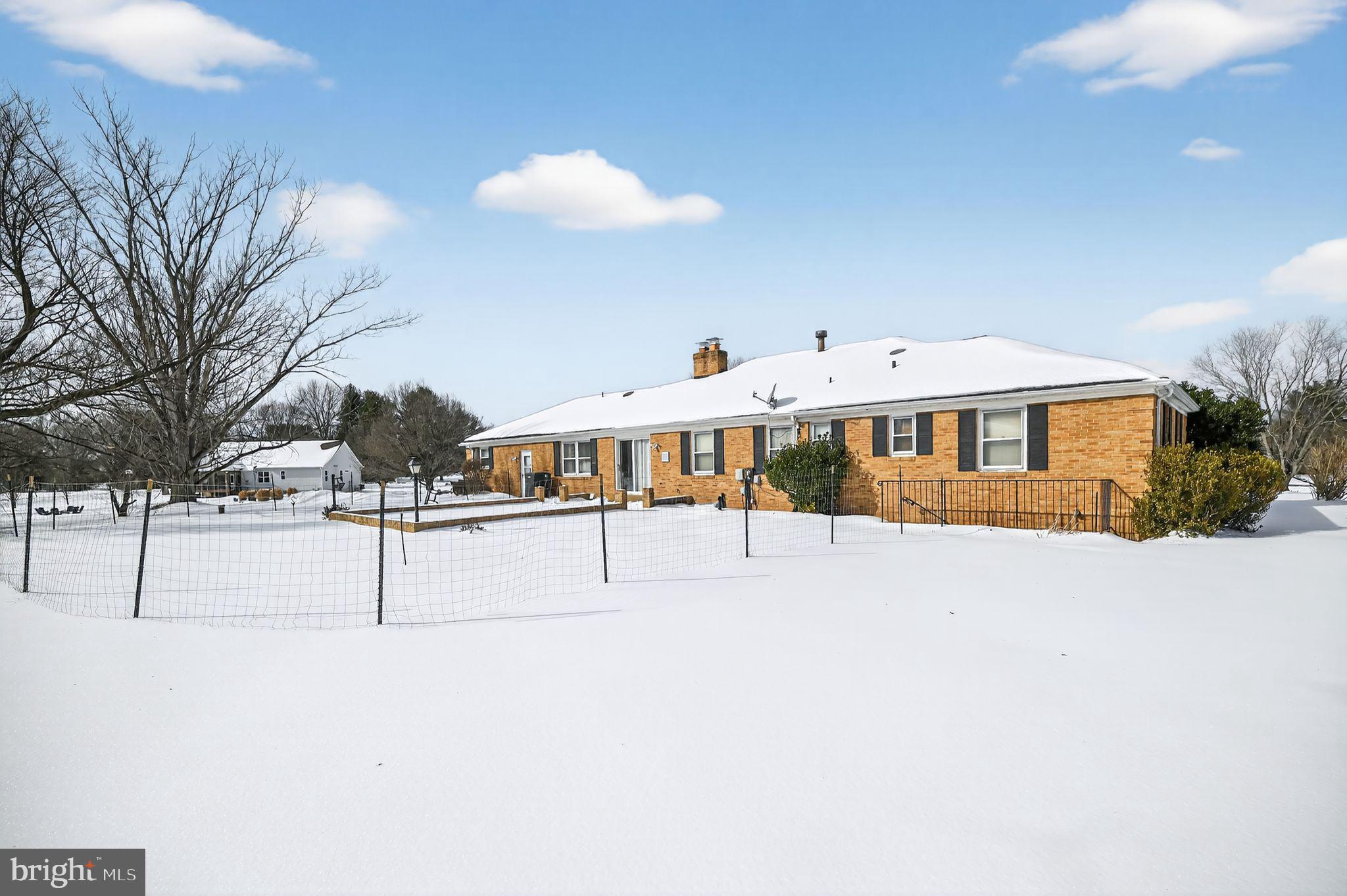 LAWNVALE - Residential