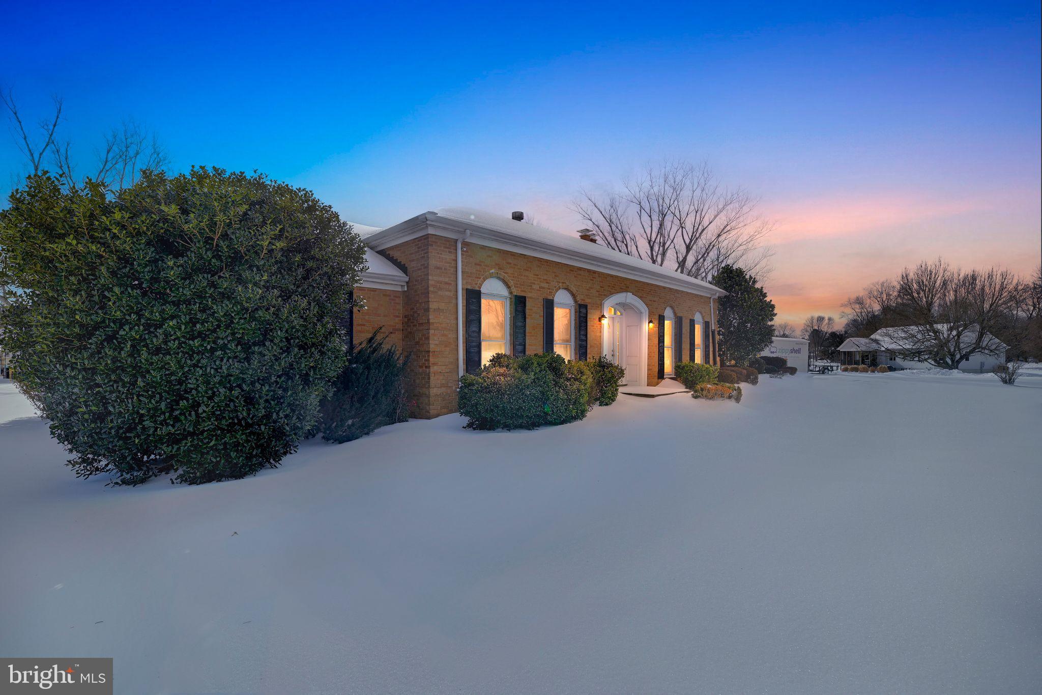 LAWNVALE - Residential