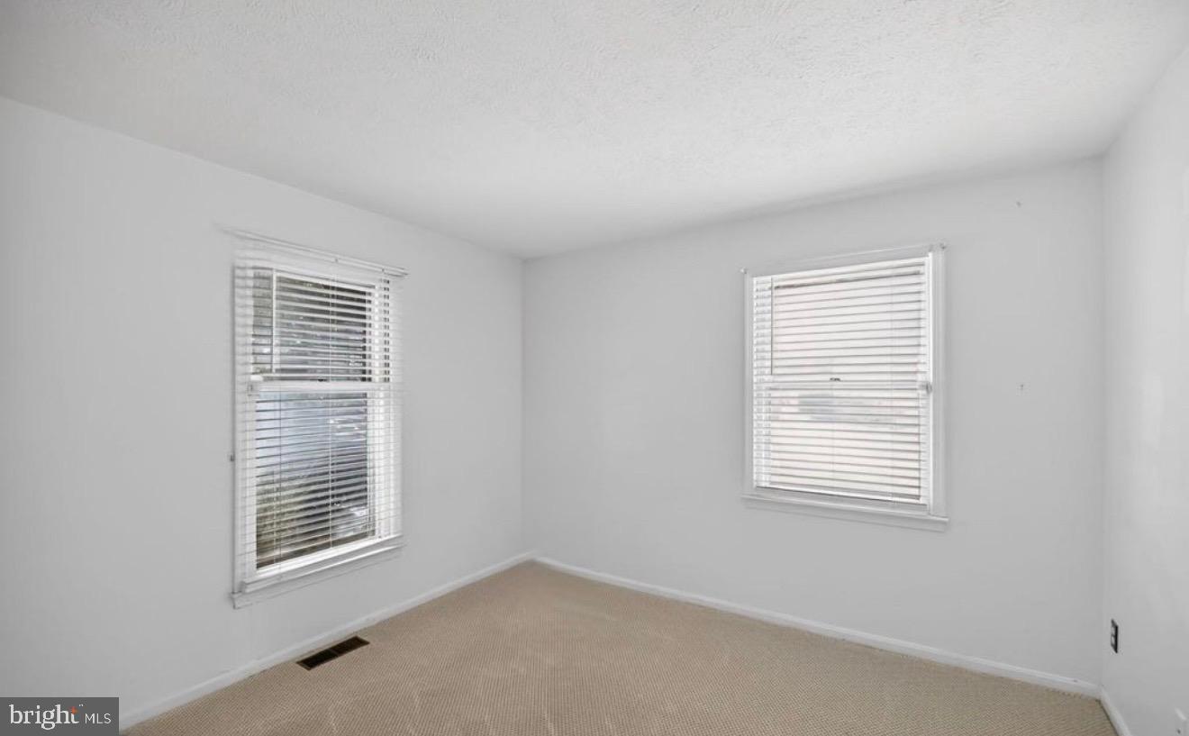 LAWNVALE - Residential