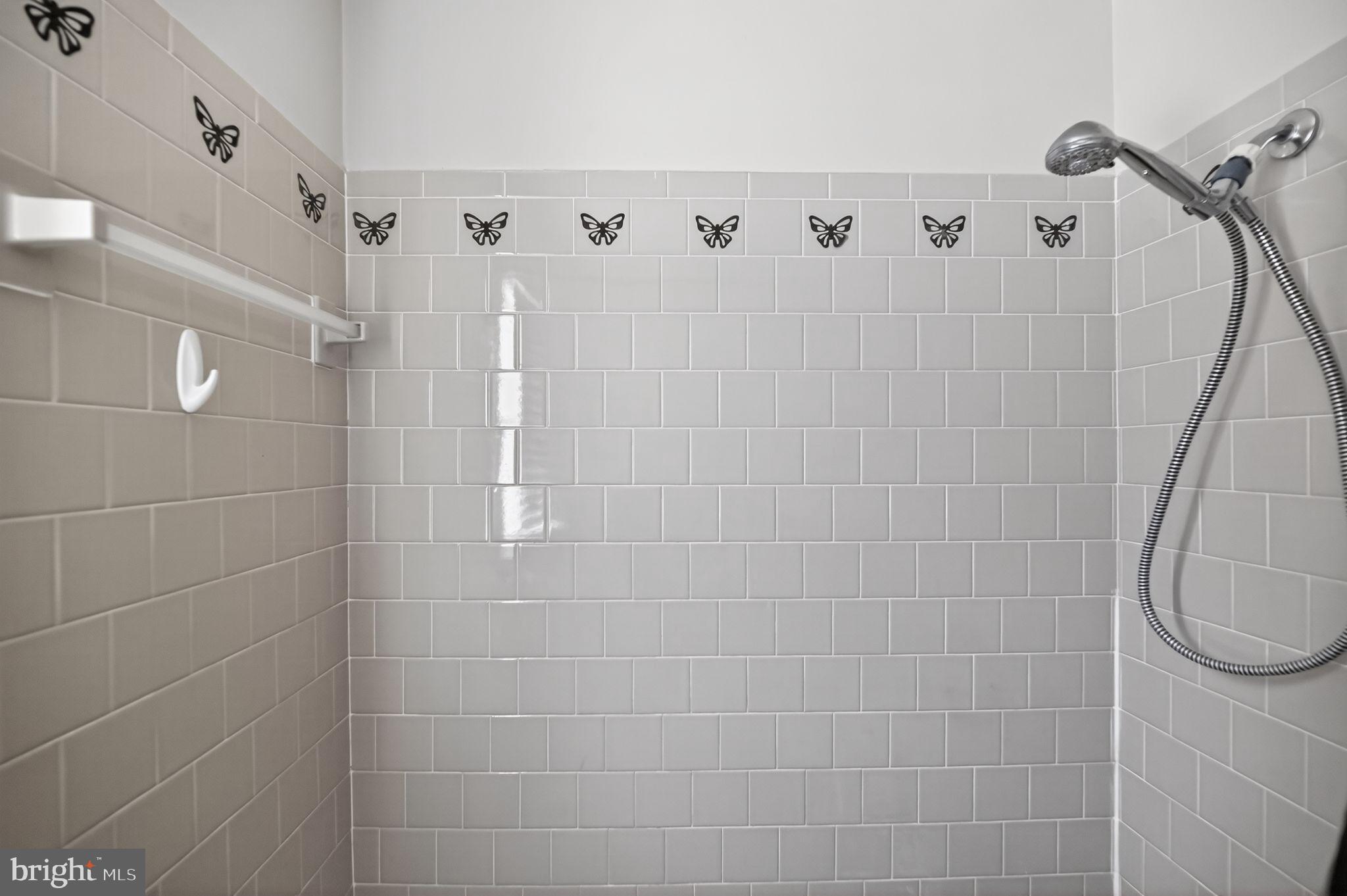 LAWNVALE - Residential