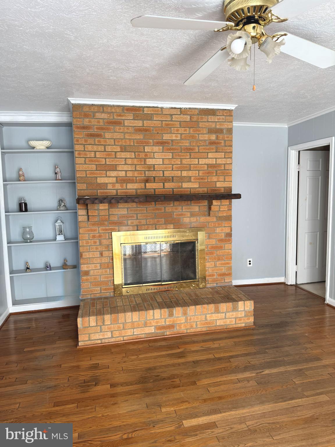 LAWNVALE - Residential