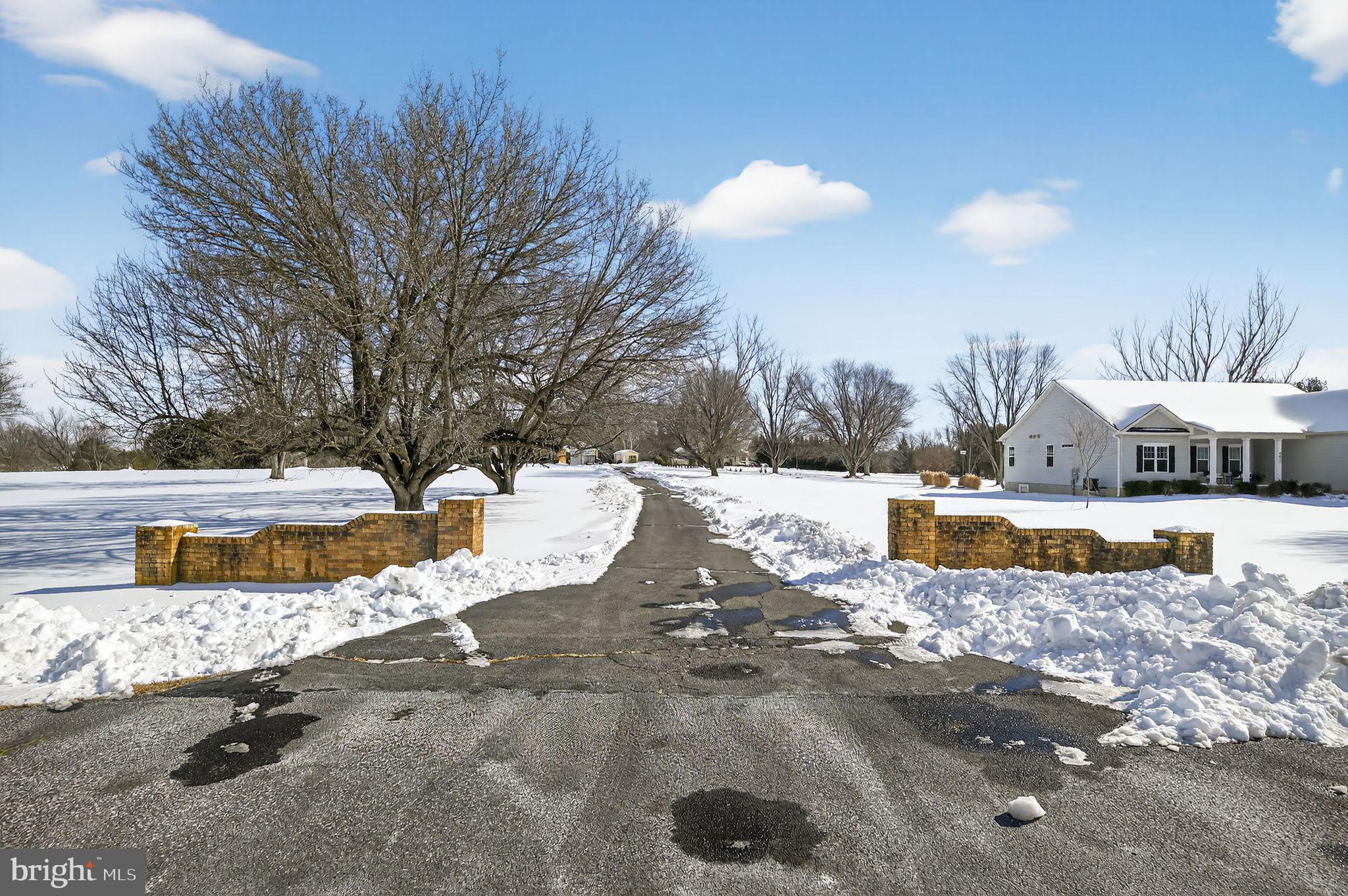 LAWNVALE - Residential