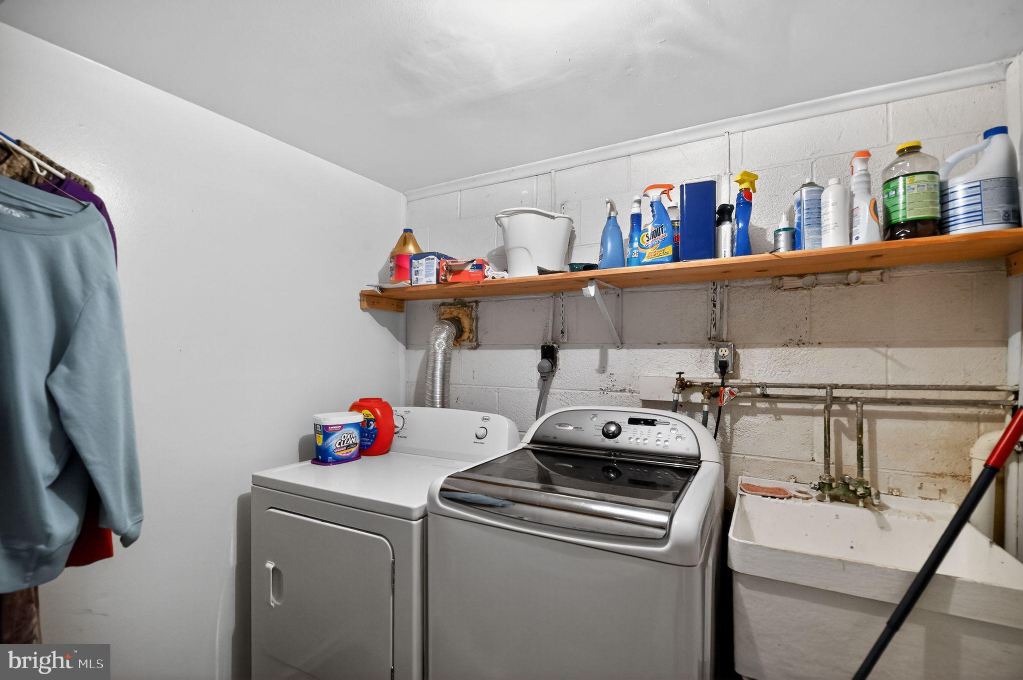 LAWNVALE - Residential