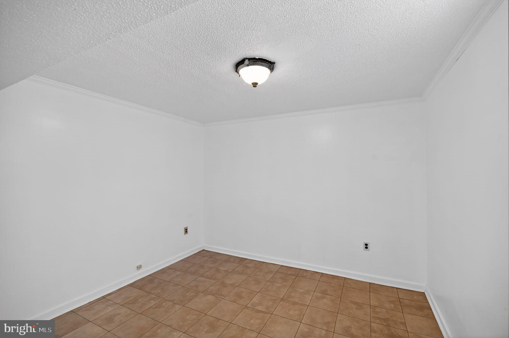 LAWNVALE - Residential