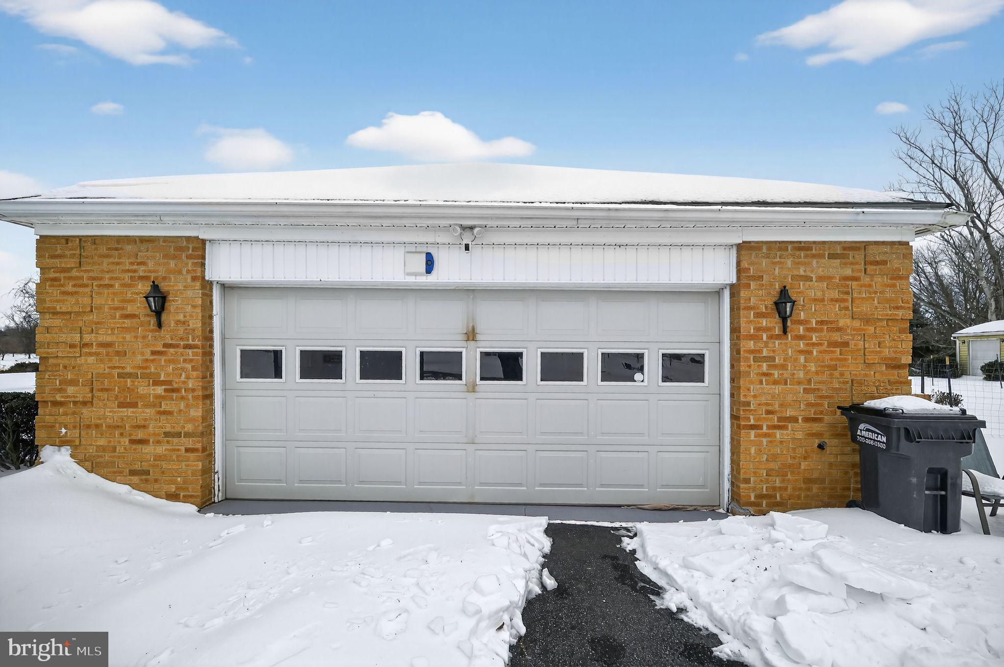 LAWNVALE - Residential