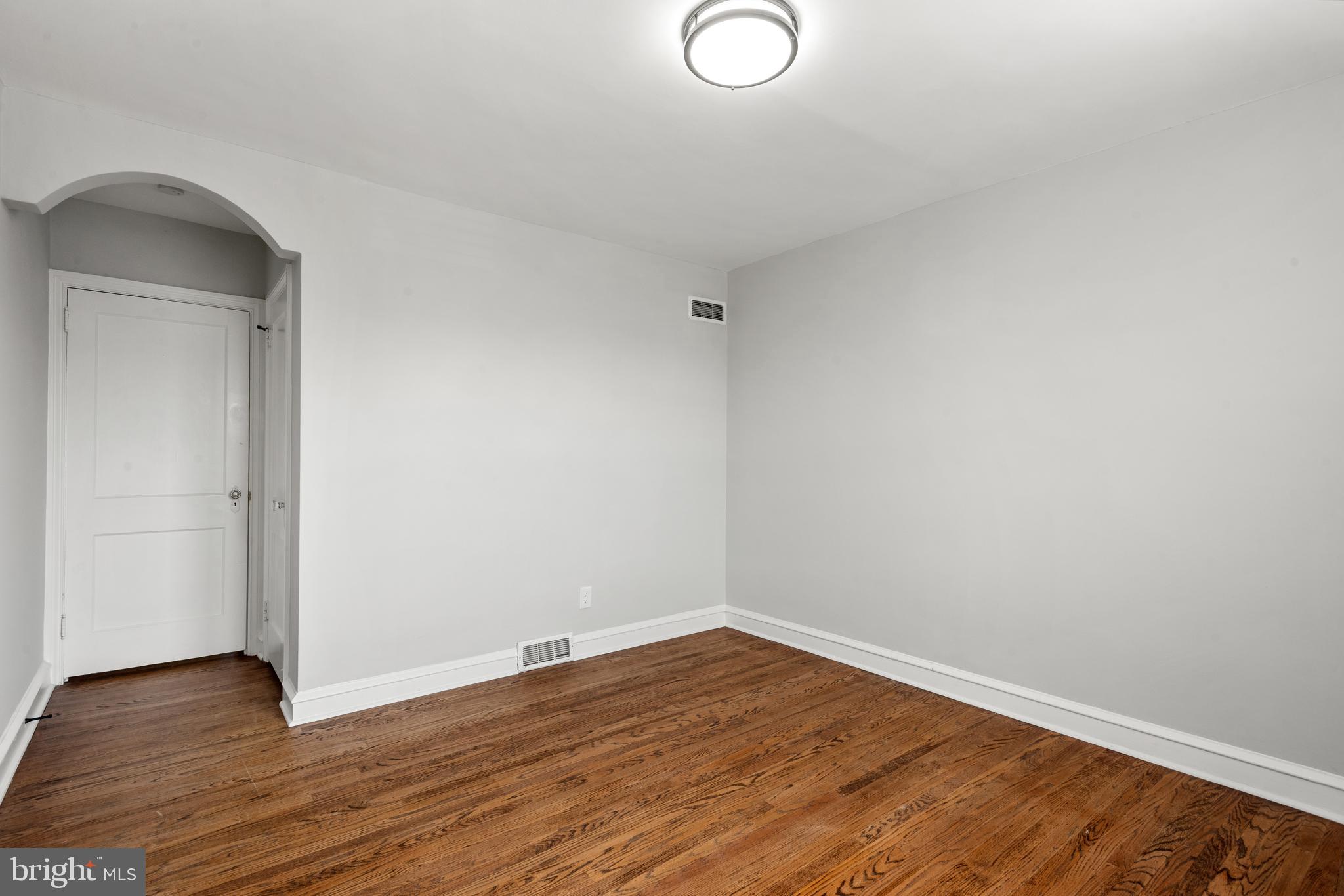 ROXBOROUGH - Residential