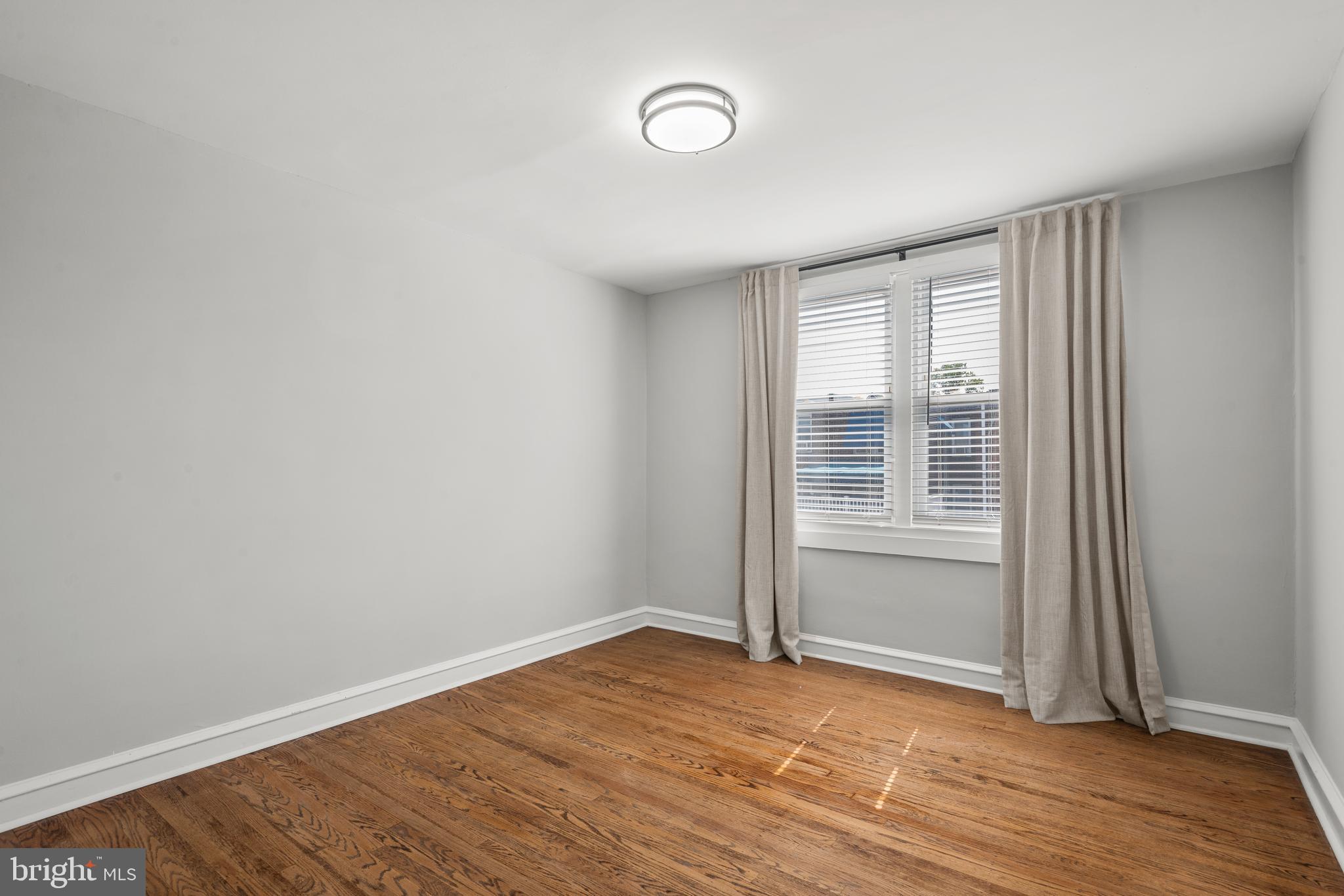 ROXBOROUGH - Residential