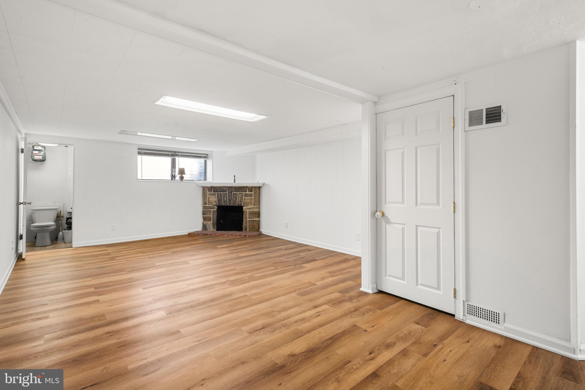 ROXBOROUGH - Residential