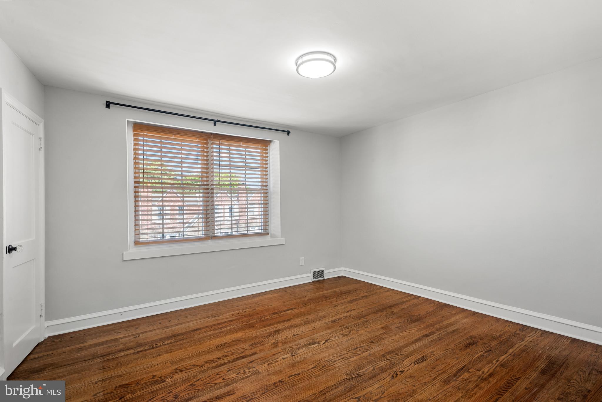 ROXBOROUGH - Residential