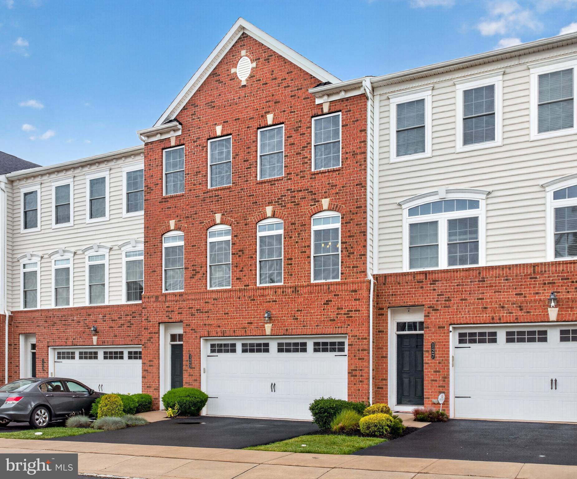 125 BRIARWOOD LANE