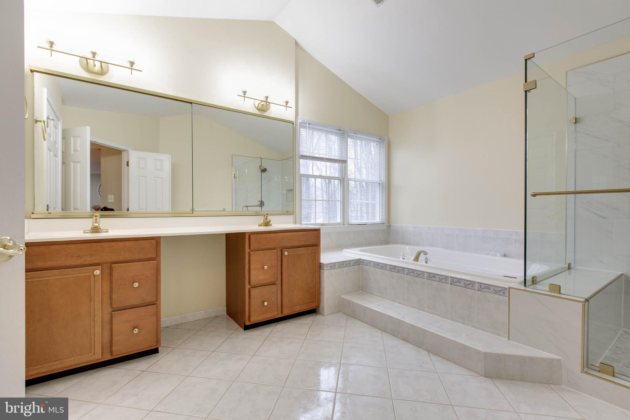 TRIADELPHIA WOODS - Residential