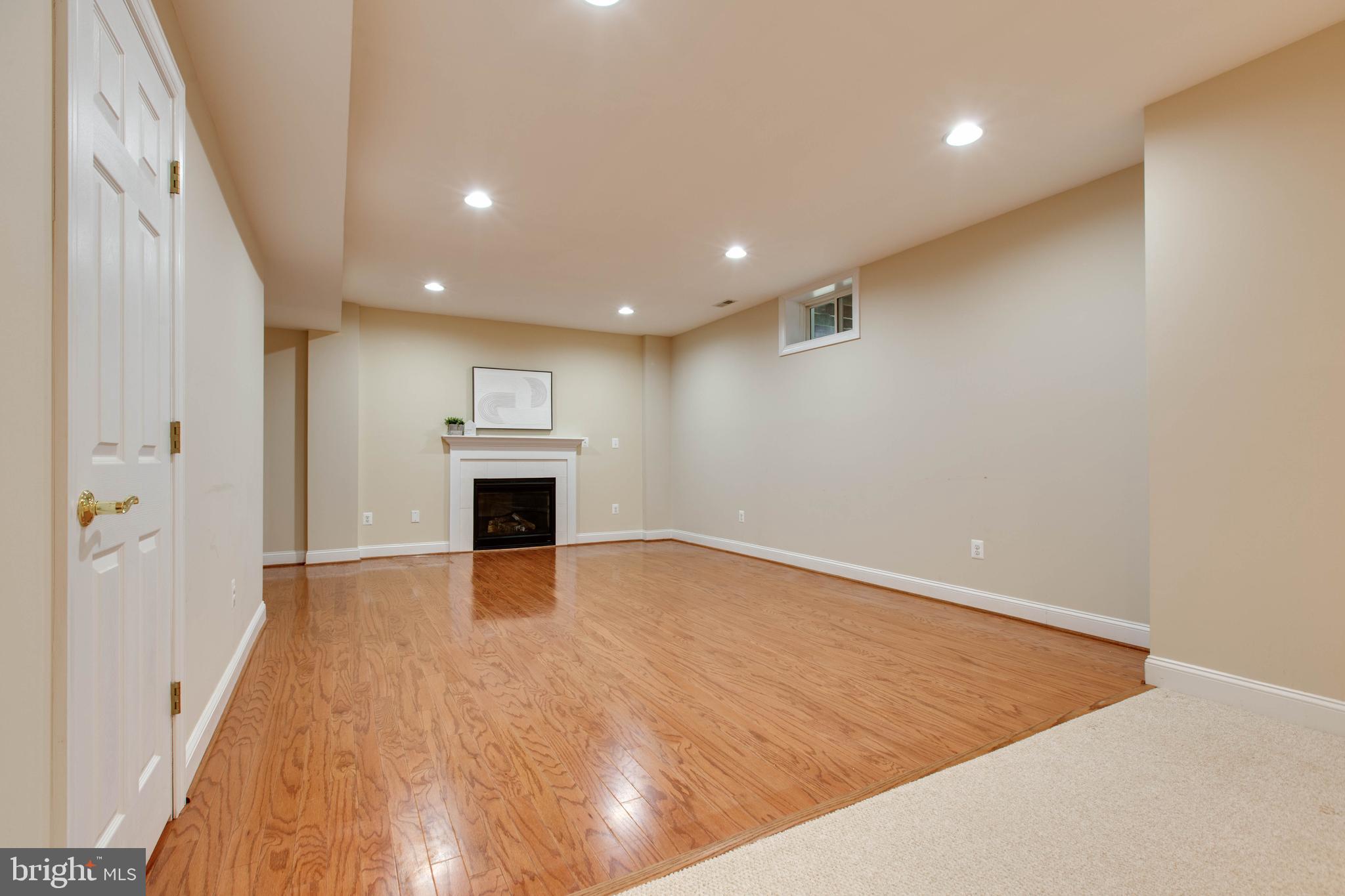 TRIADELPHIA WOODS - Residential