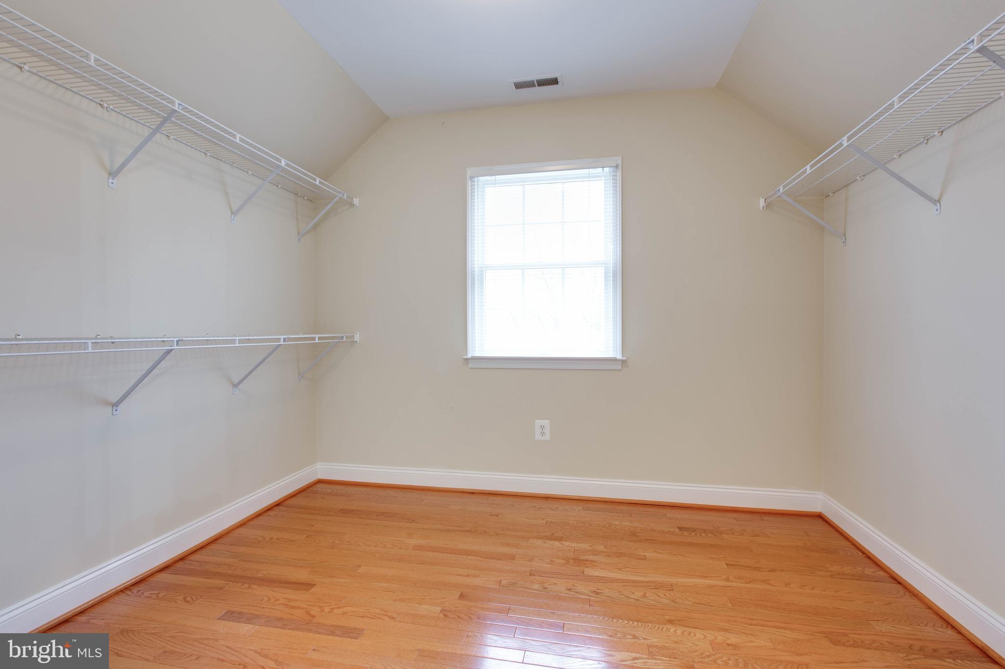 TRIADELPHIA WOODS - Residential