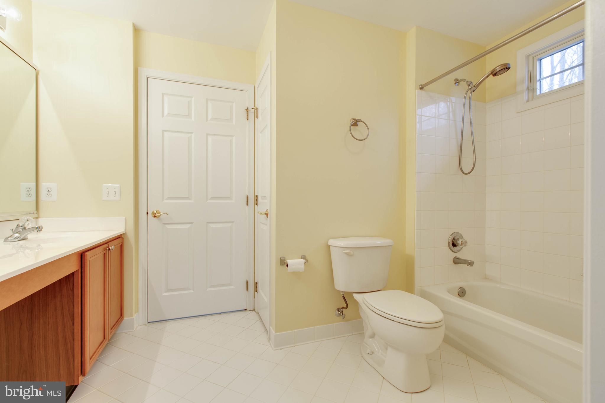 TRIADELPHIA WOODS - Residential