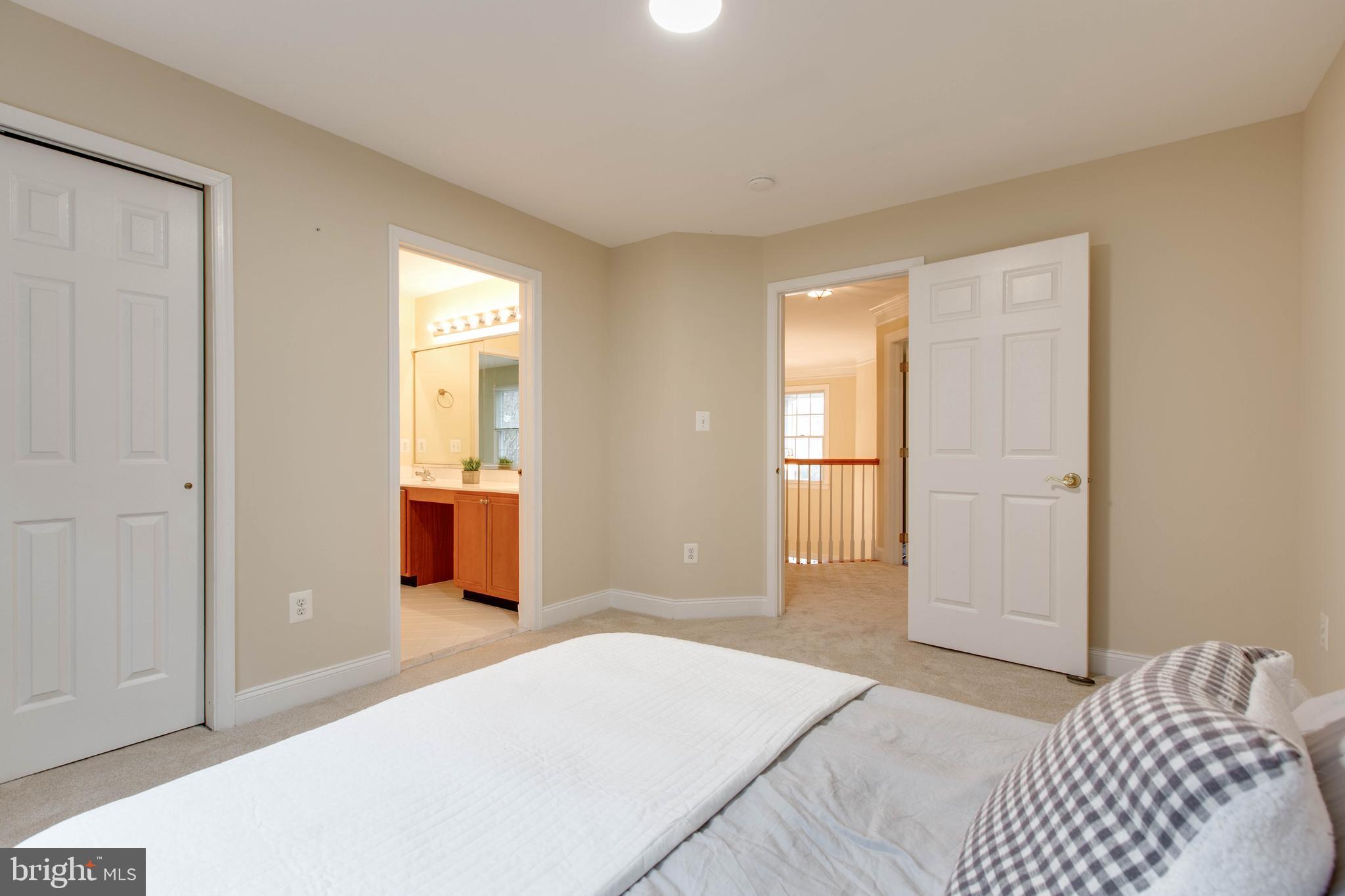 TRIADELPHIA WOODS - Residential