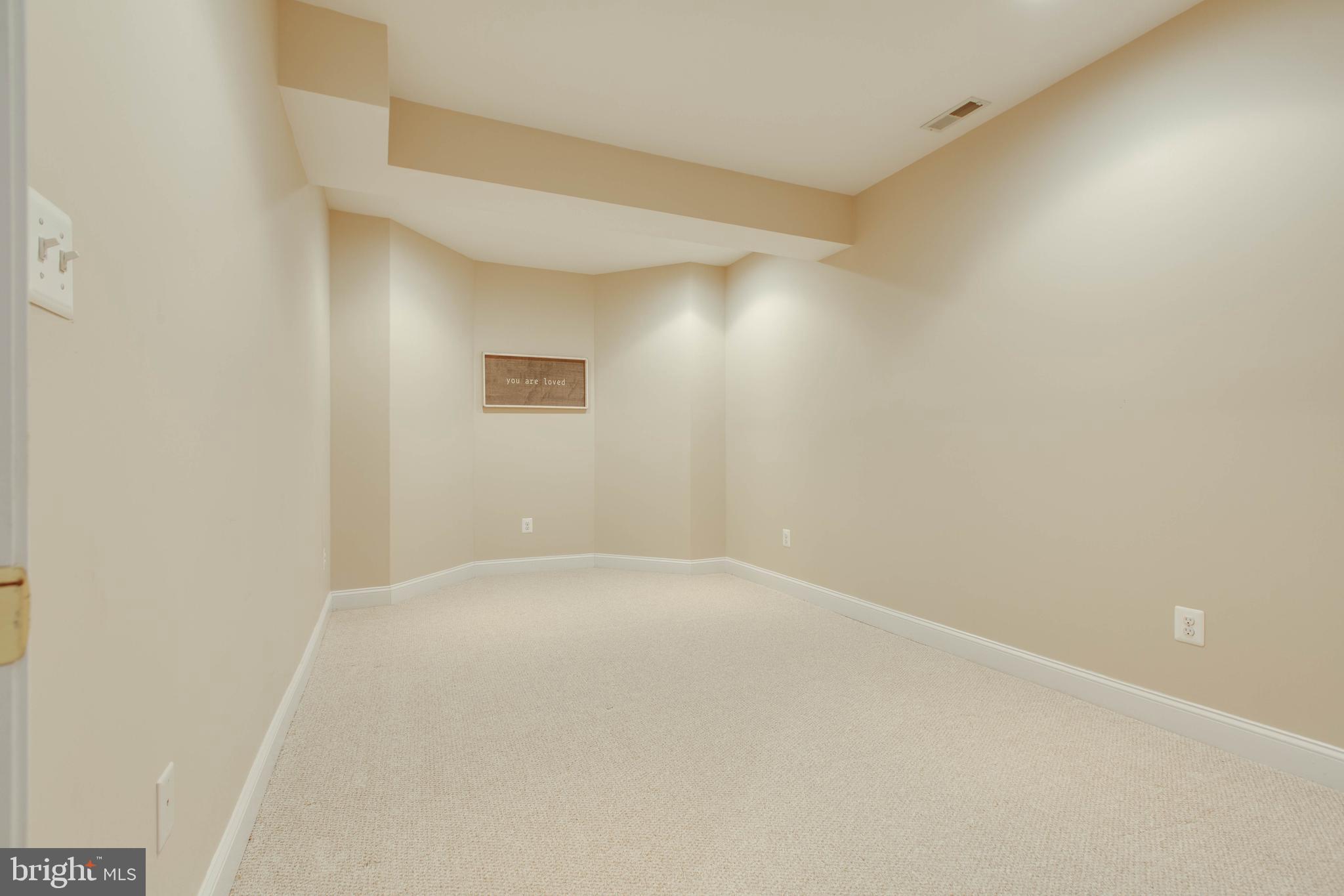 TRIADELPHIA WOODS - Residential