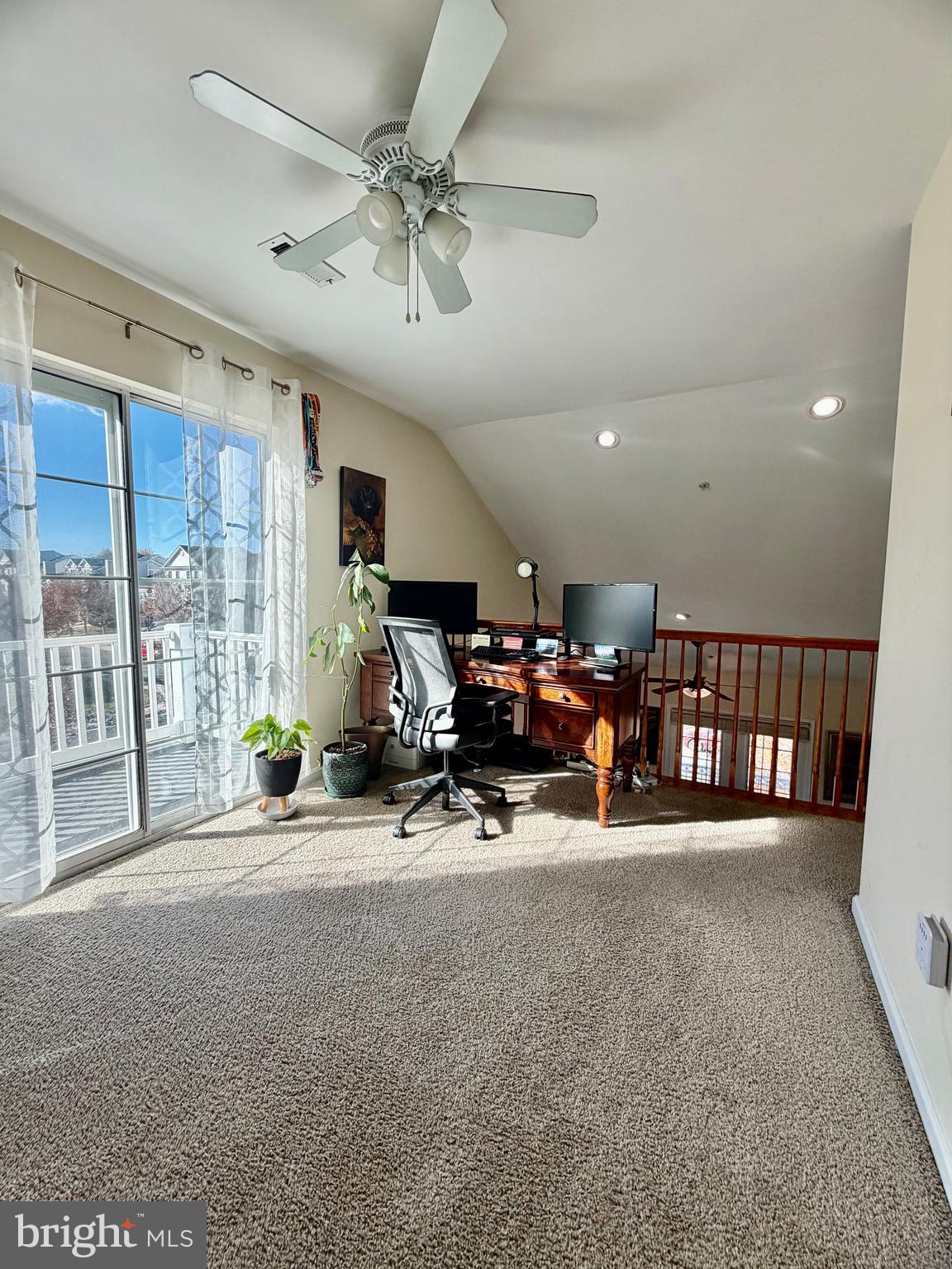 SEVEN OAKS - Residential