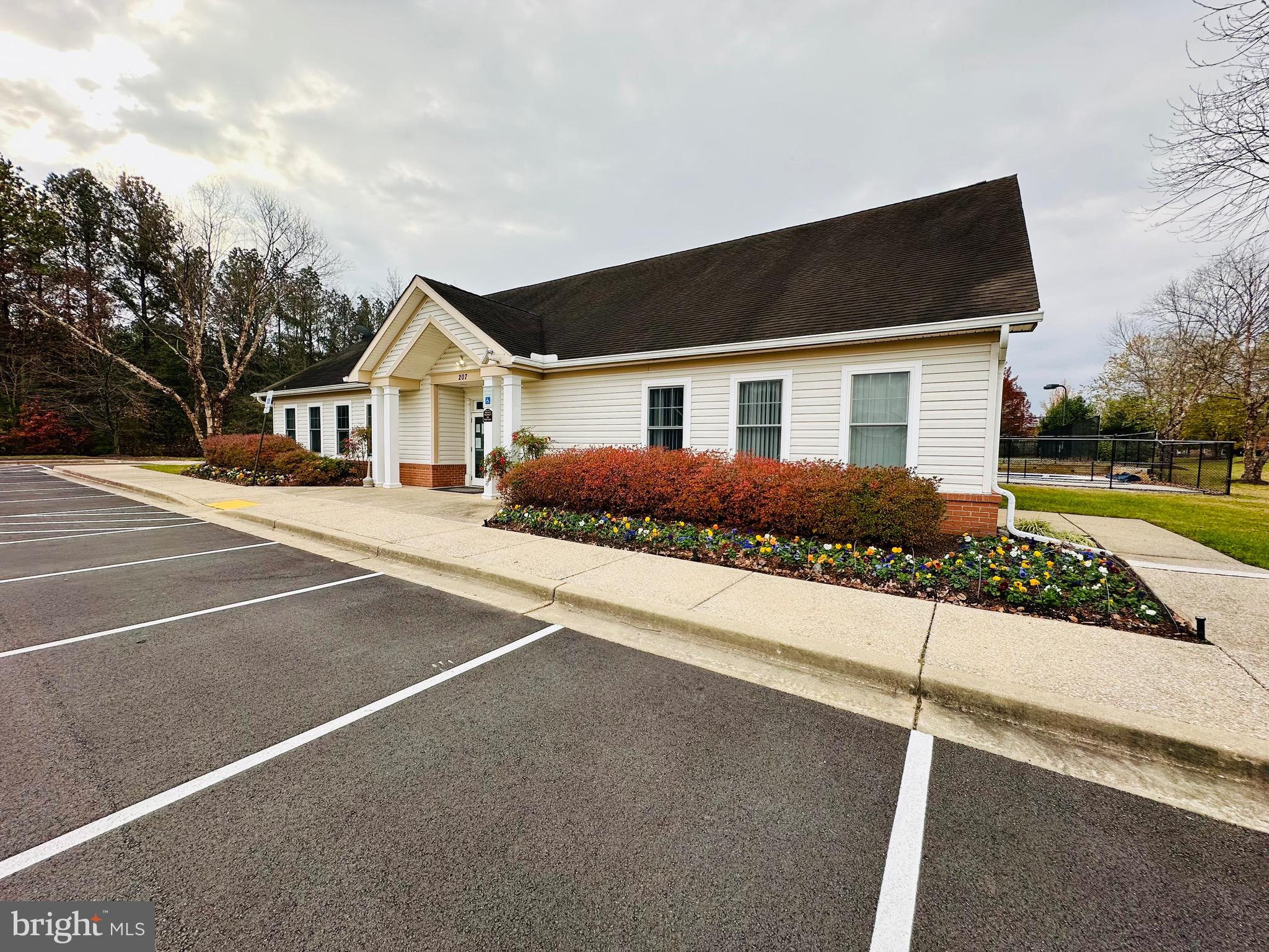 SEVEN OAKS - Residential