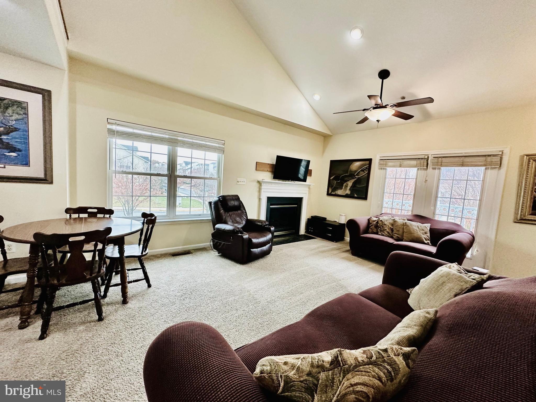 SEVEN OAKS - Residential