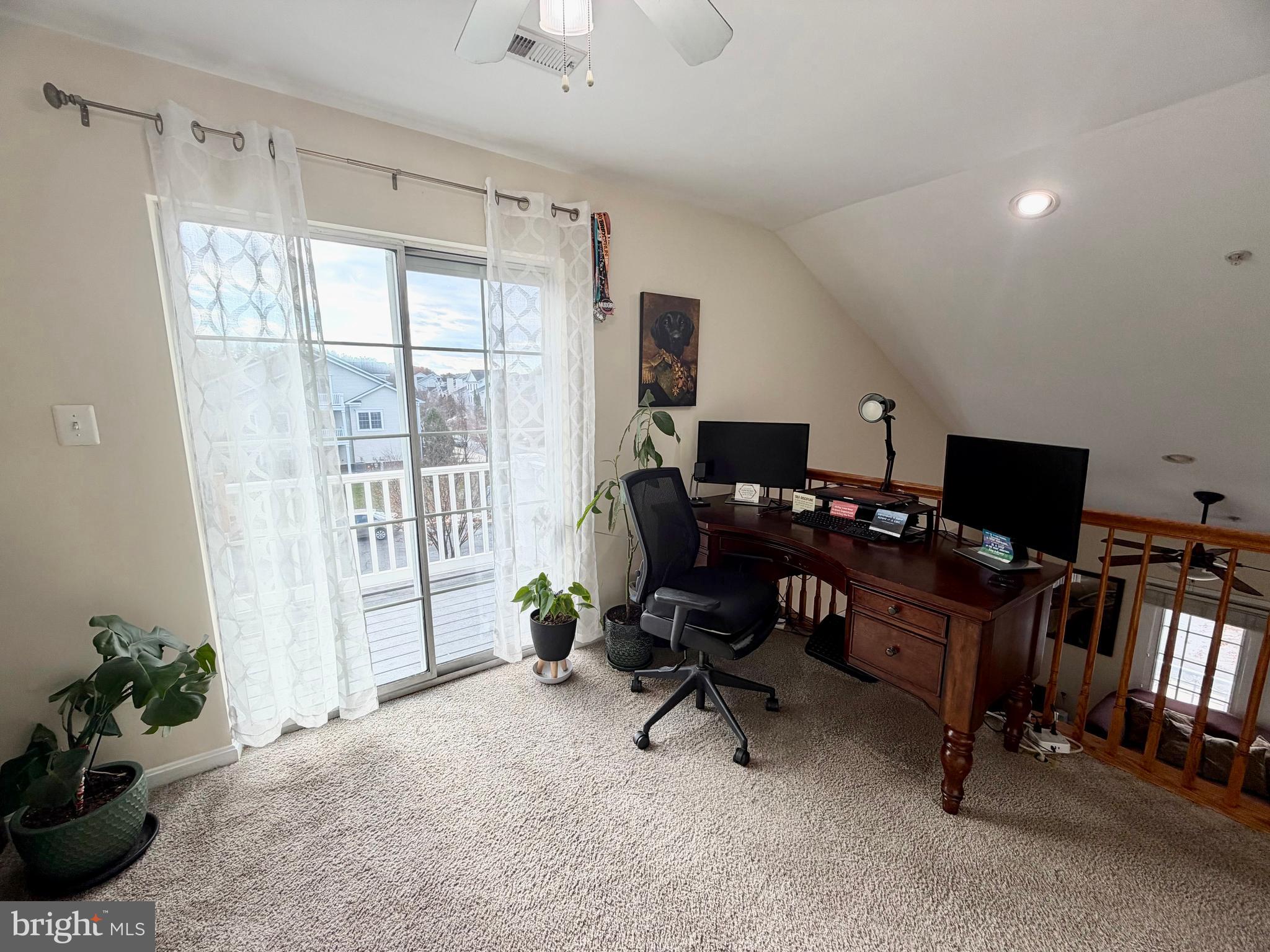 SEVEN OAKS - Residential