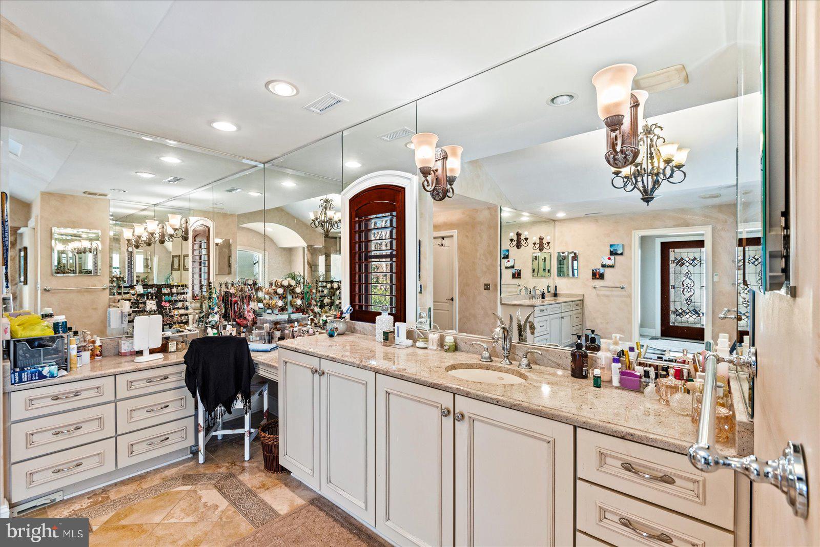 DEEPWATER COVE - Residential