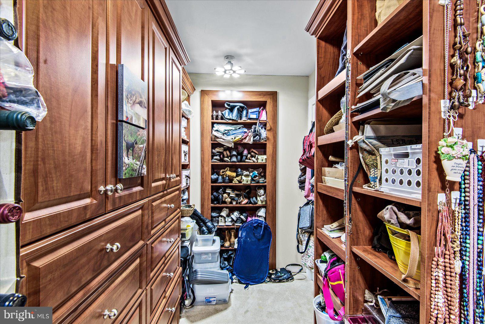 DEEPWATER COVE - Residential