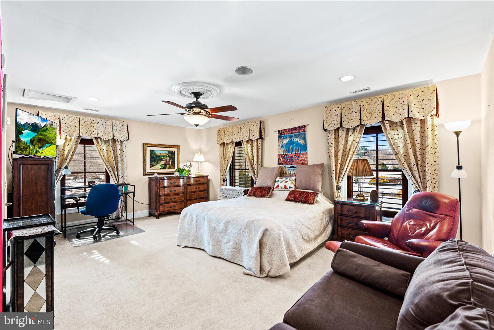 DEEPWATER COVE - Residential