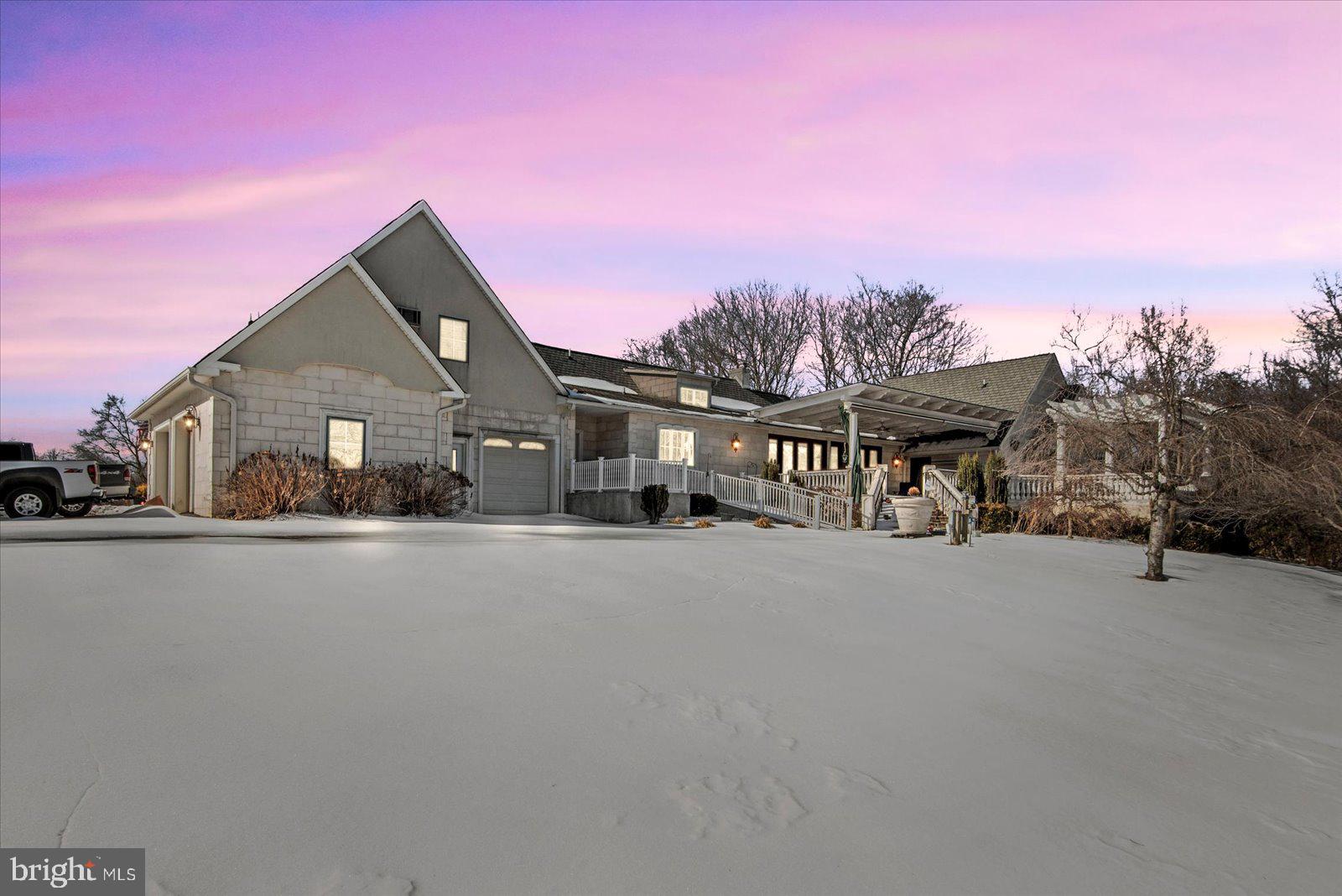 DEEPWATER COVE - Residential