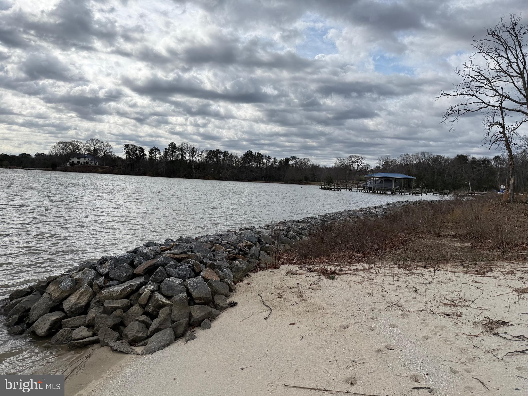 DEEPWATER COVE - Residential