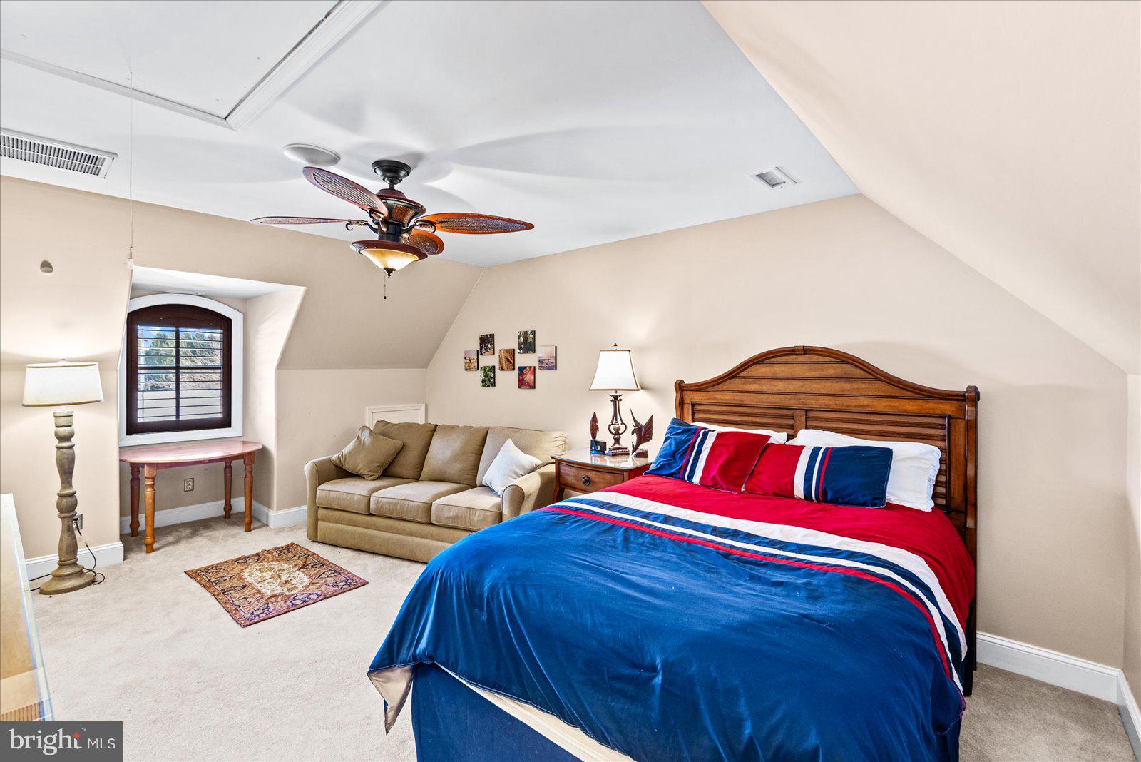 DEEPWATER COVE - Residential