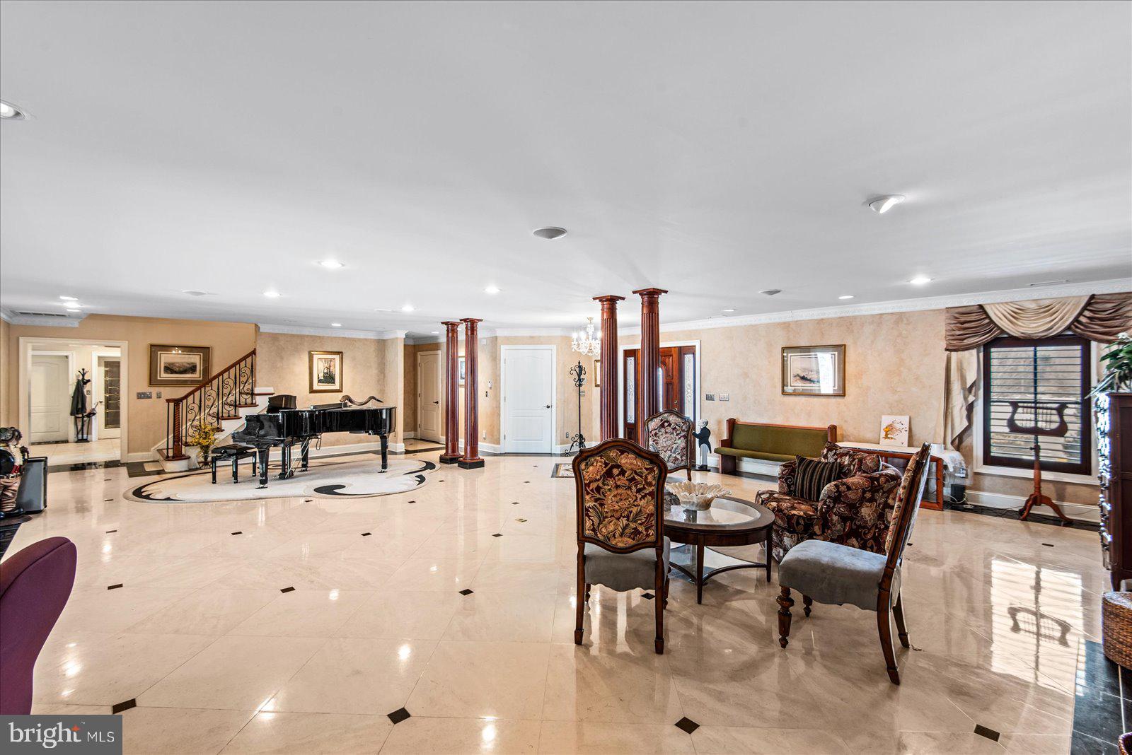 DEEPWATER COVE - Residential