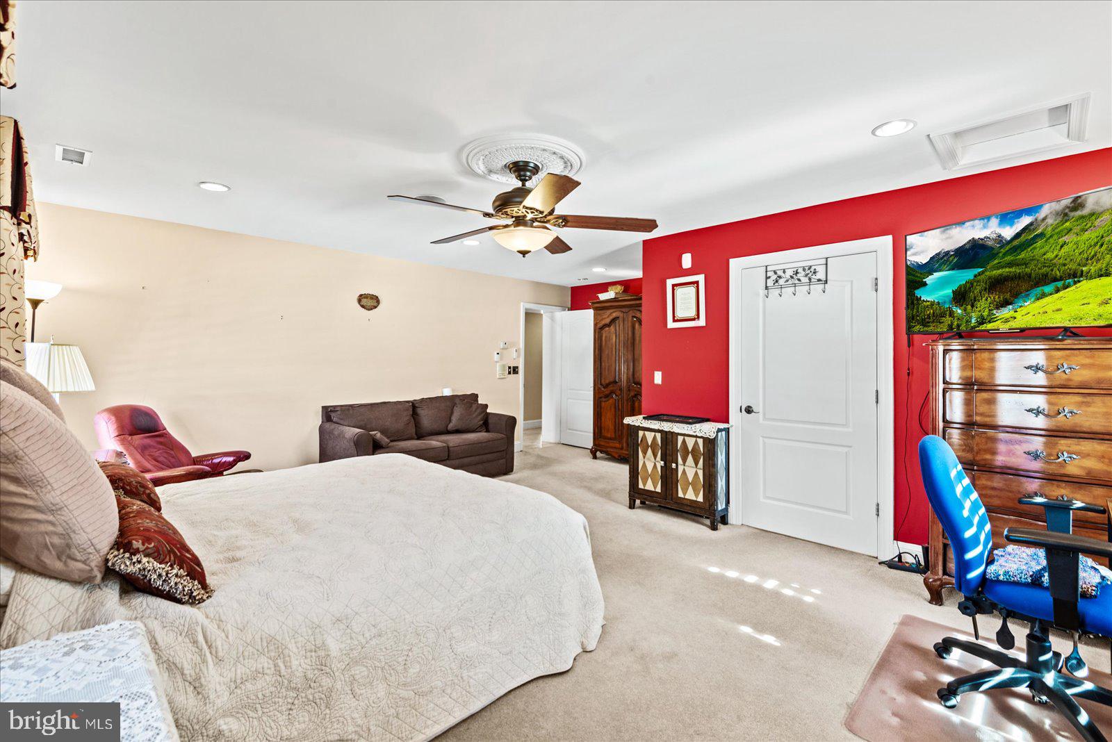 DEEPWATER COVE - Residential