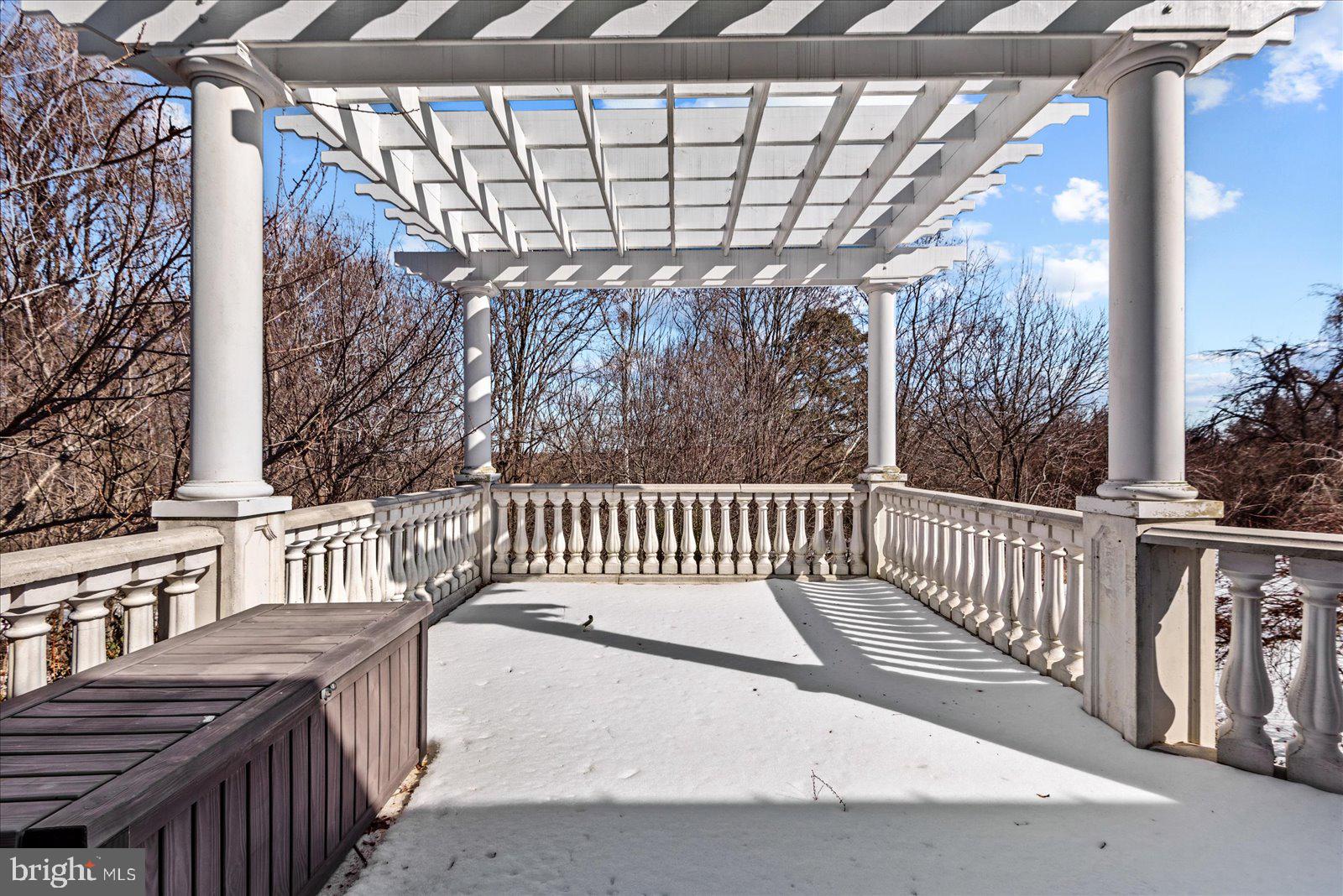 DEEPWATER COVE - Residential