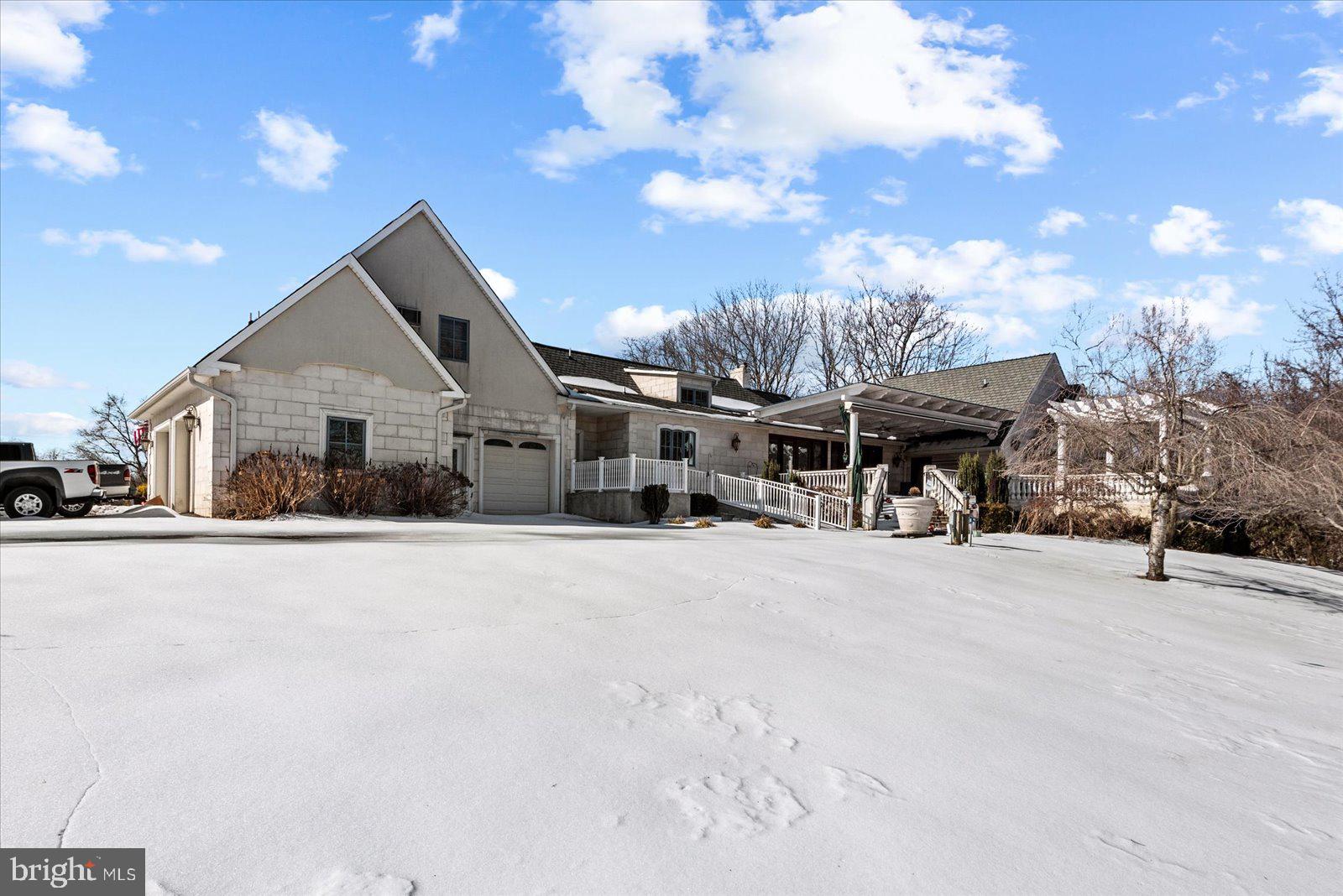 DEEPWATER COVE - Residential