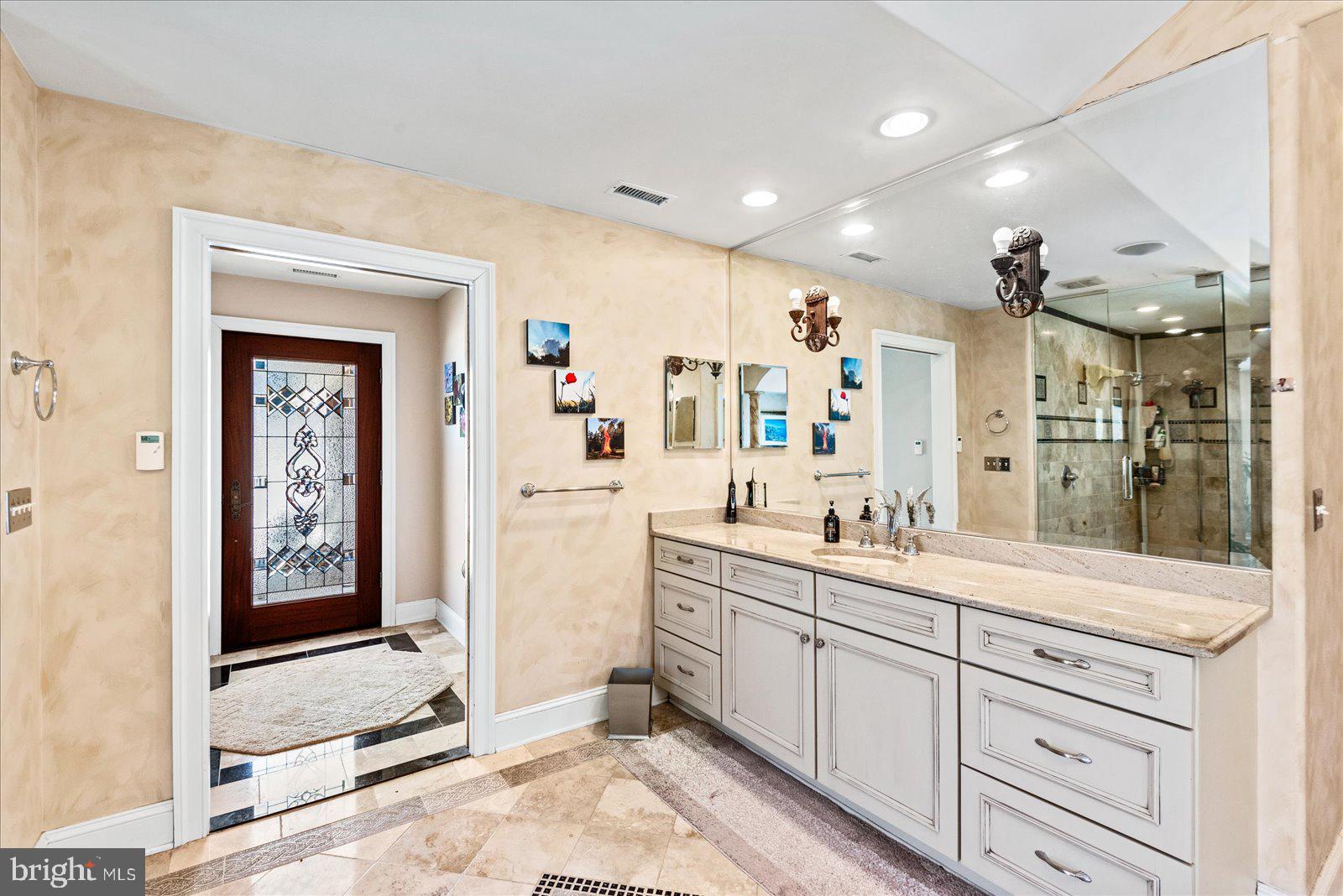 DEEPWATER COVE - Residential