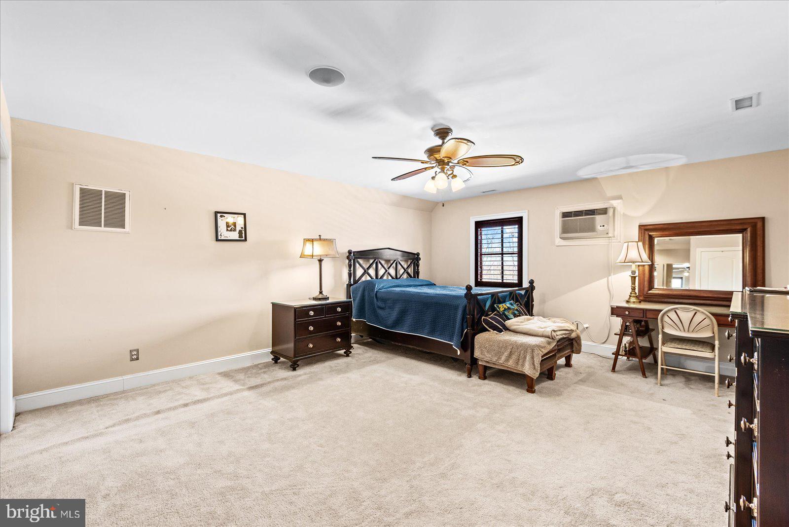 DEEPWATER COVE - Residential