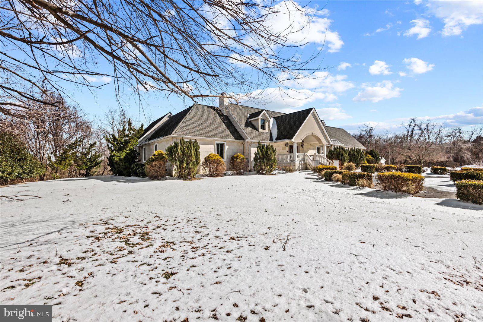 DEEPWATER COVE - Residential