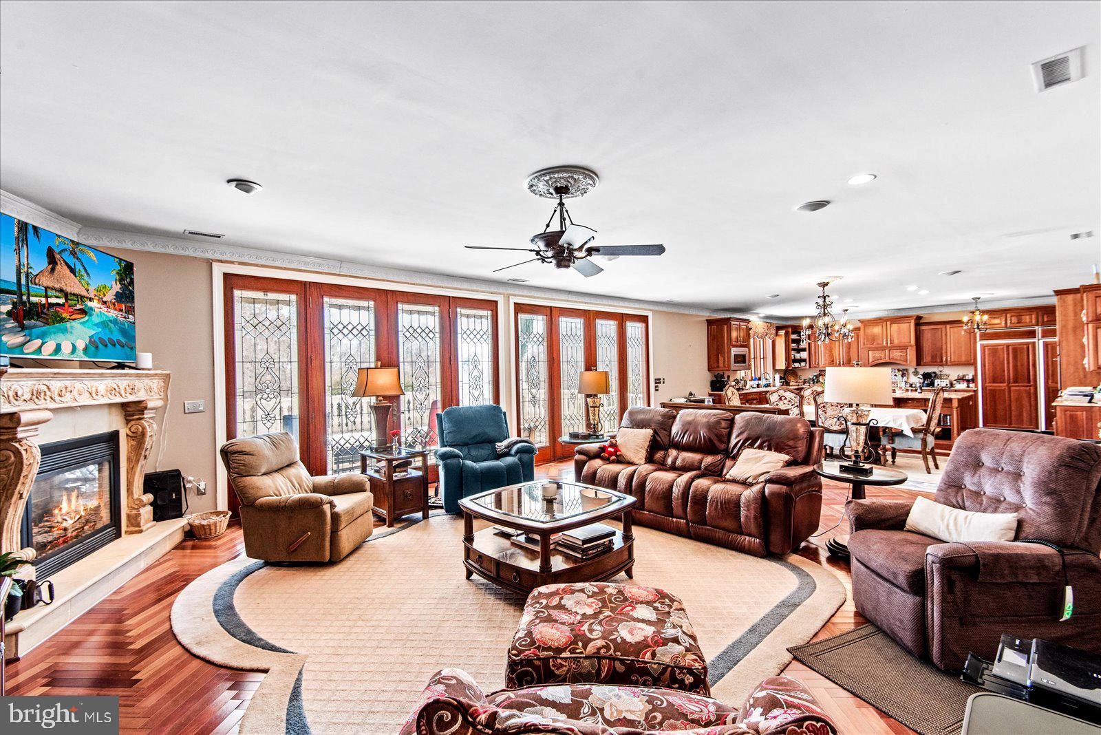 DEEPWATER COVE - Residential