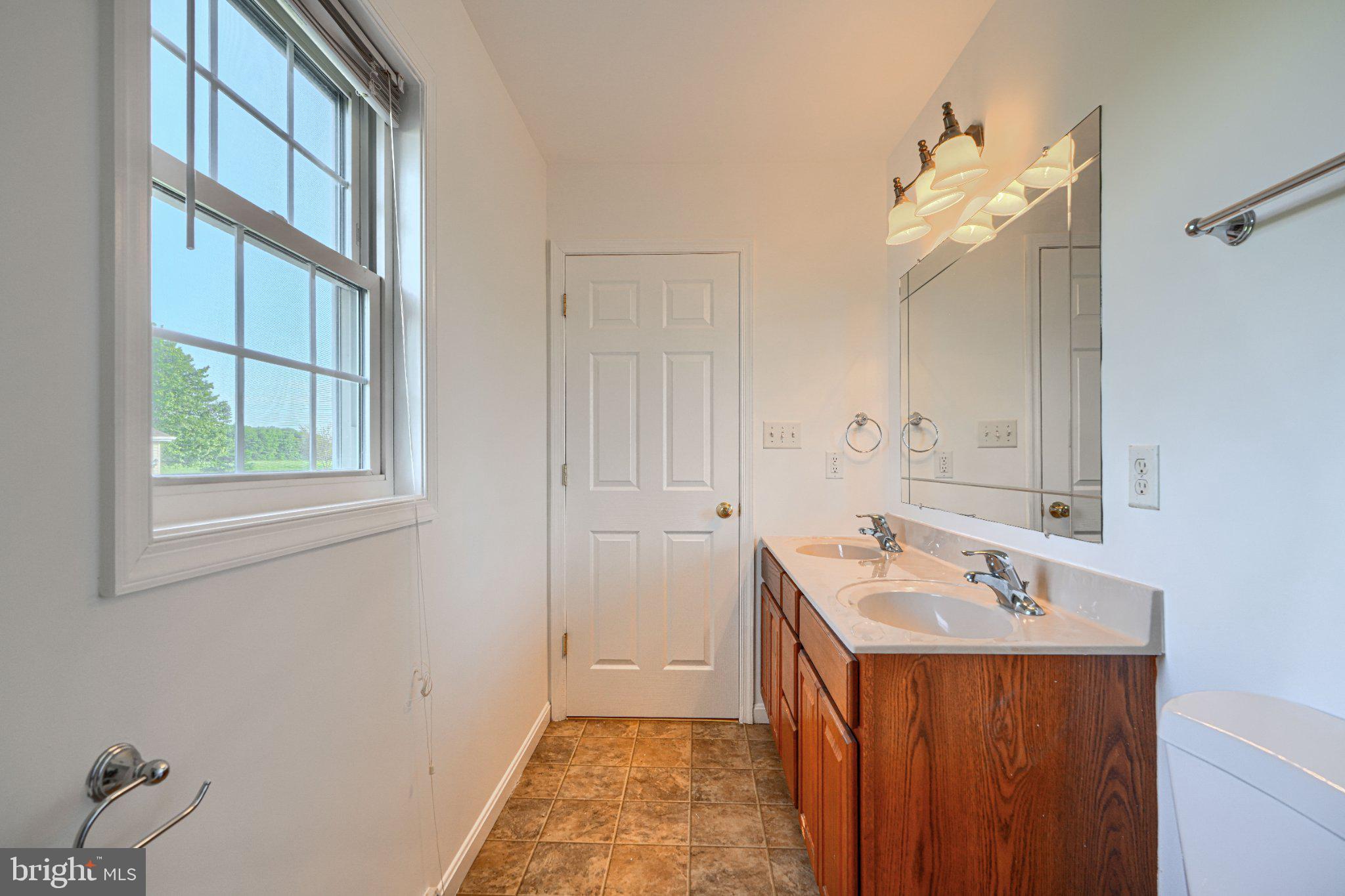 LAKE HERITAGE - Residential