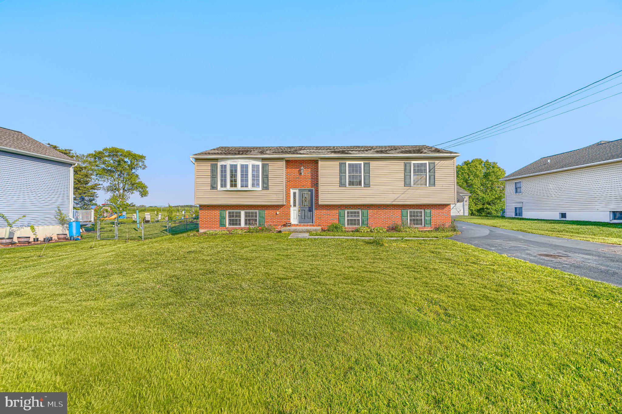 LAKE HERITAGE - Residential