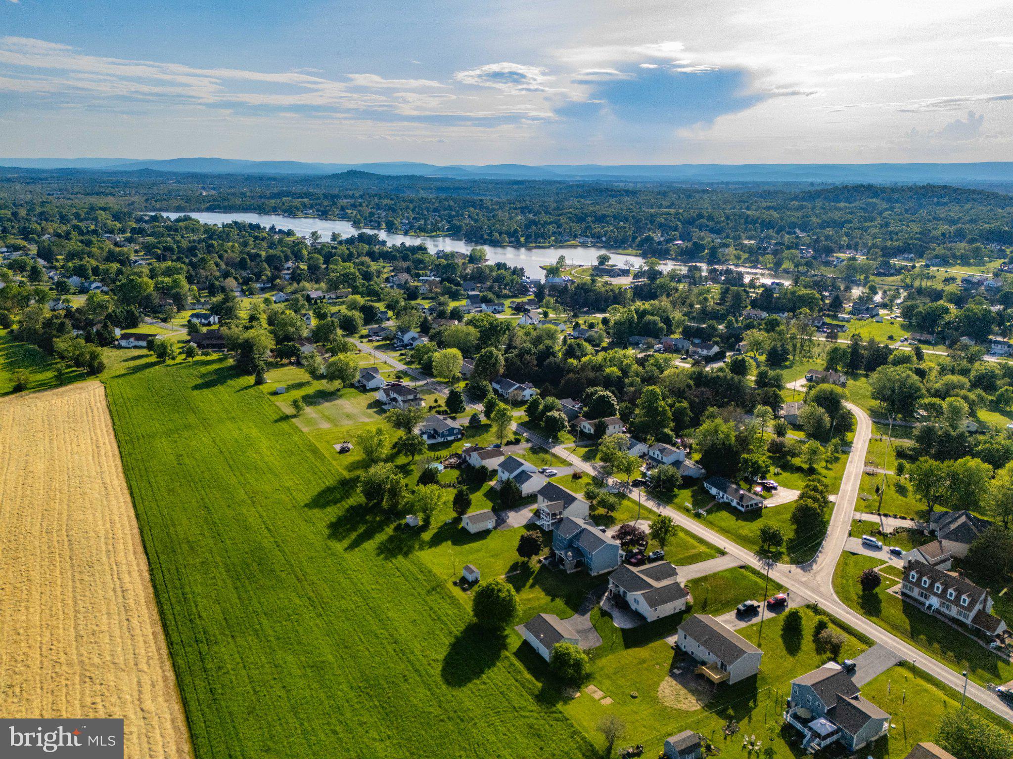 LAKE HERITAGE - Residential