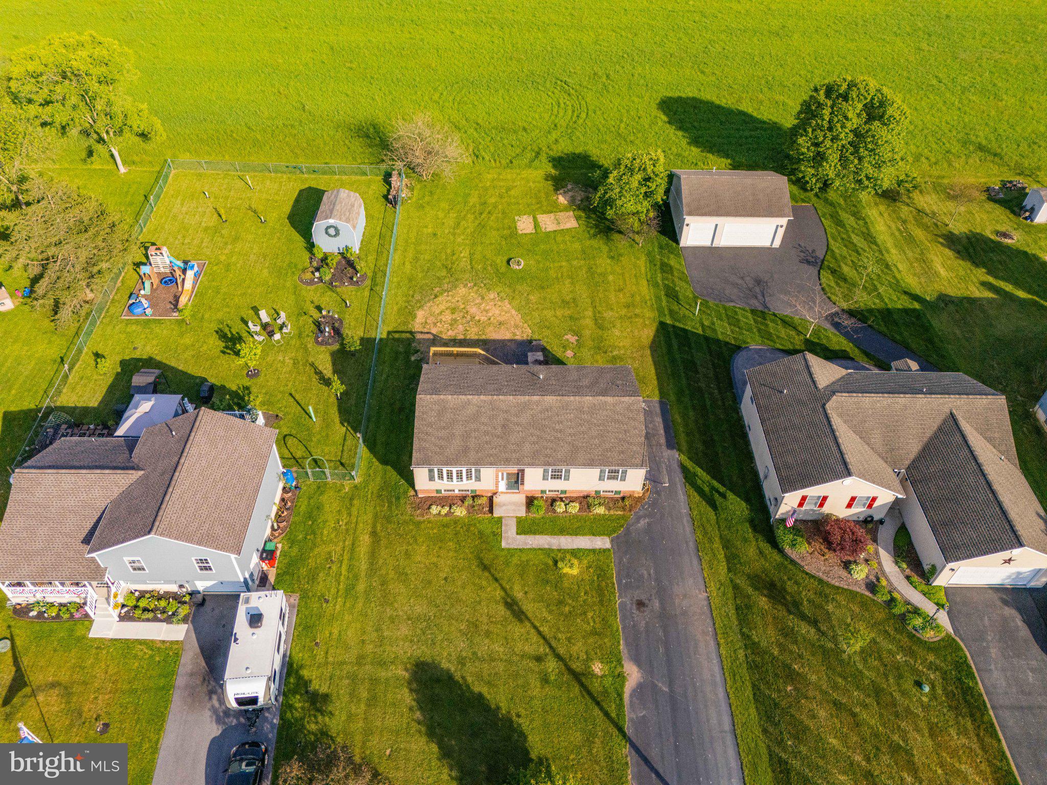 LAKE HERITAGE - Residential