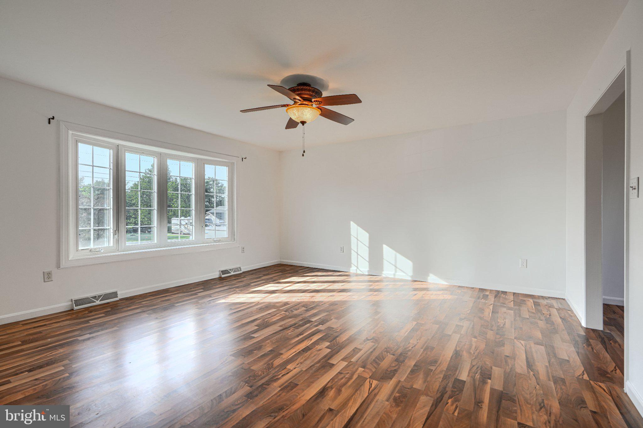 LAKE HERITAGE - Residential